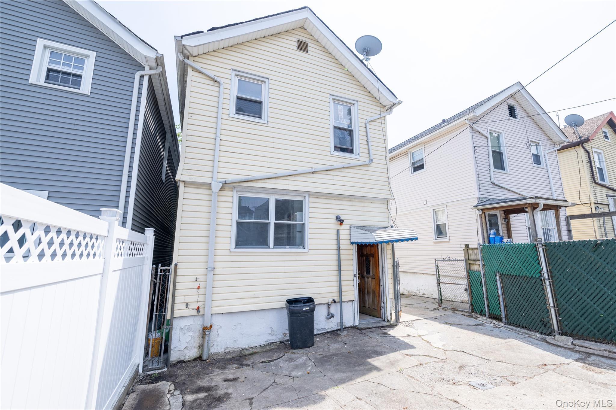 Single Family Middletown  Bronx, NY 10461, MLS-991237-29