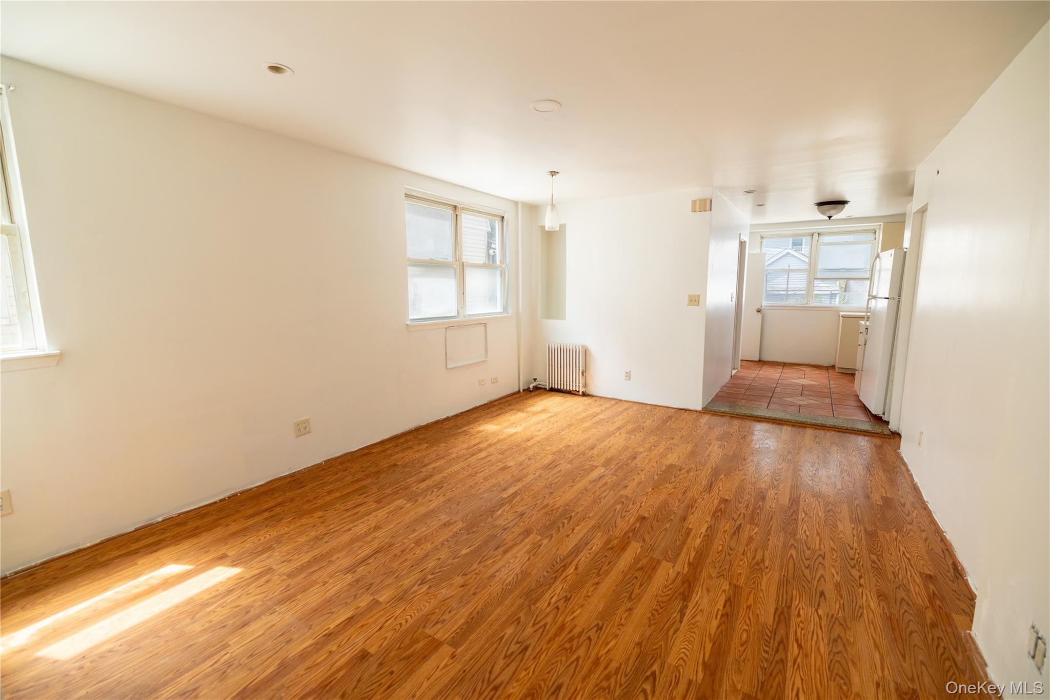 Single Family Middletown  Bronx, NY 10461, MLS-991237-3