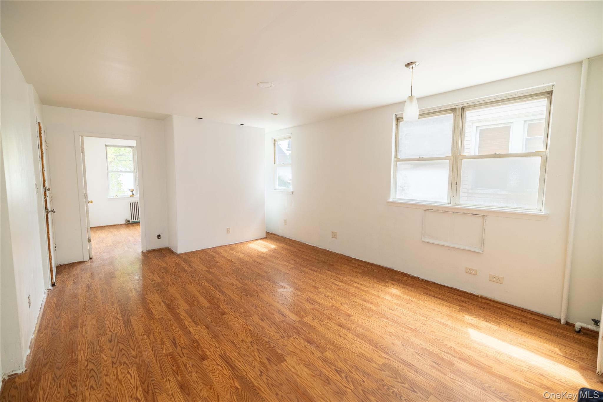 Single Family Middletown  Bronx, NY 10461, MLS-991237-4