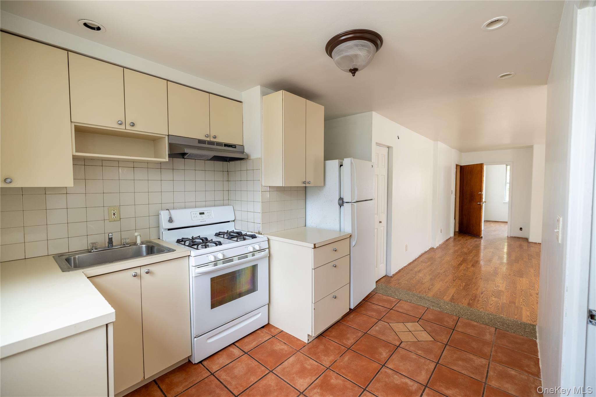 Single Family Middletown  Bronx, NY 10461, MLS-991237-8