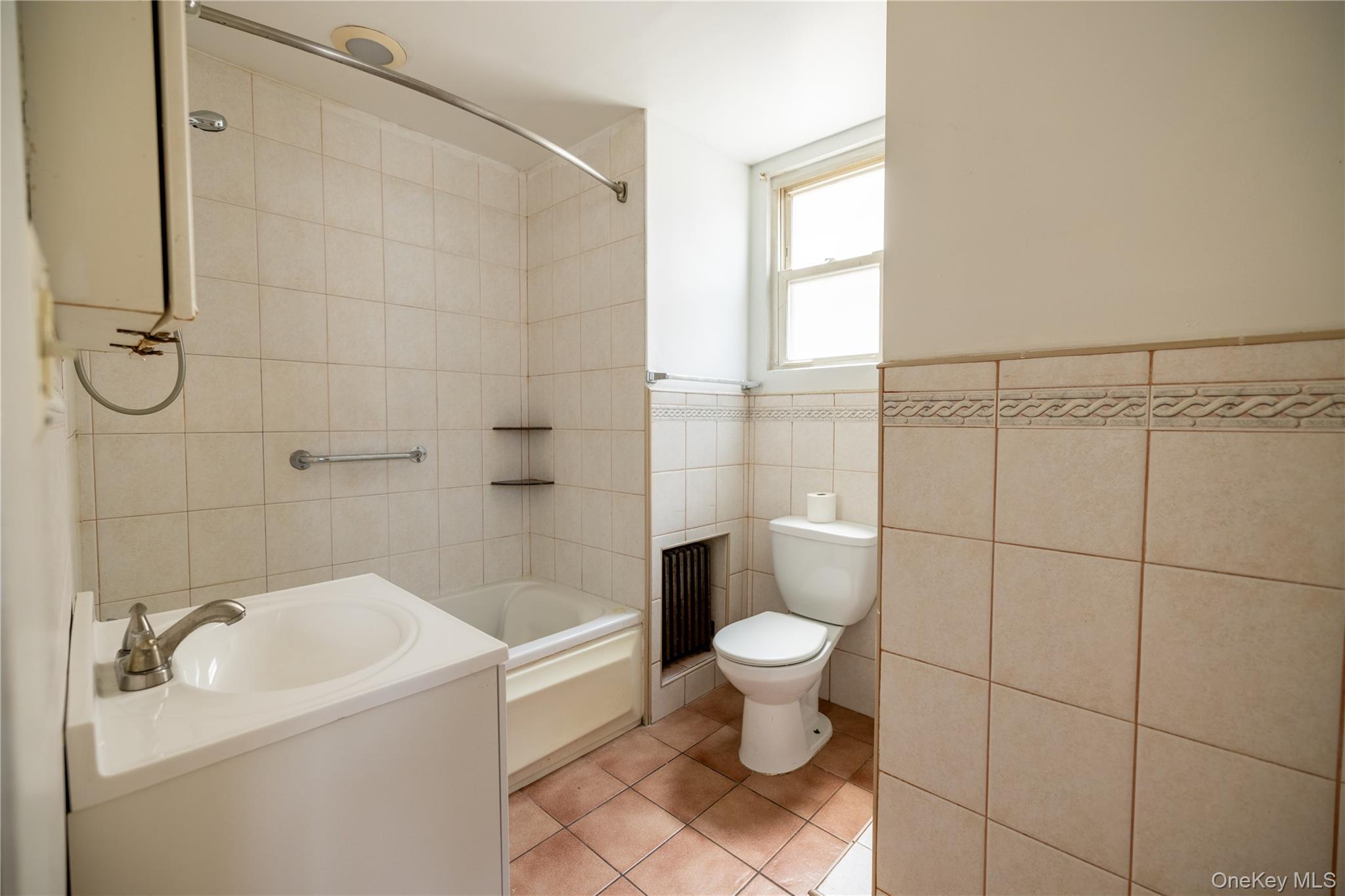 Single Family Middletown  Bronx, NY 10461, MLS-991237-9
