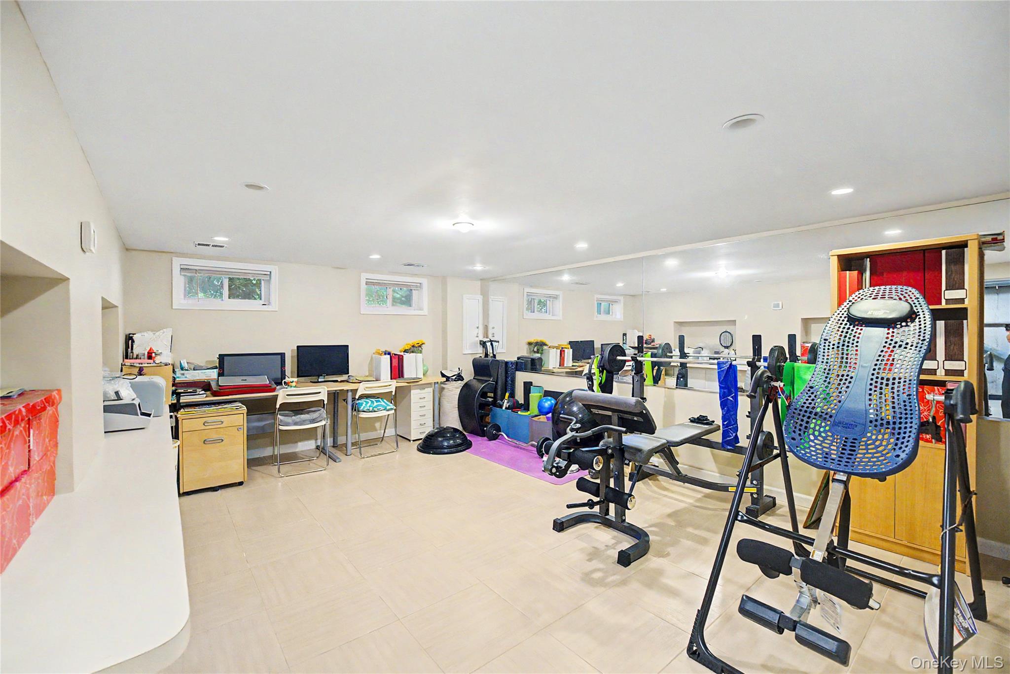 Single Family Serpentine Lane Nassau County, NY 11507, MLS-991281-19