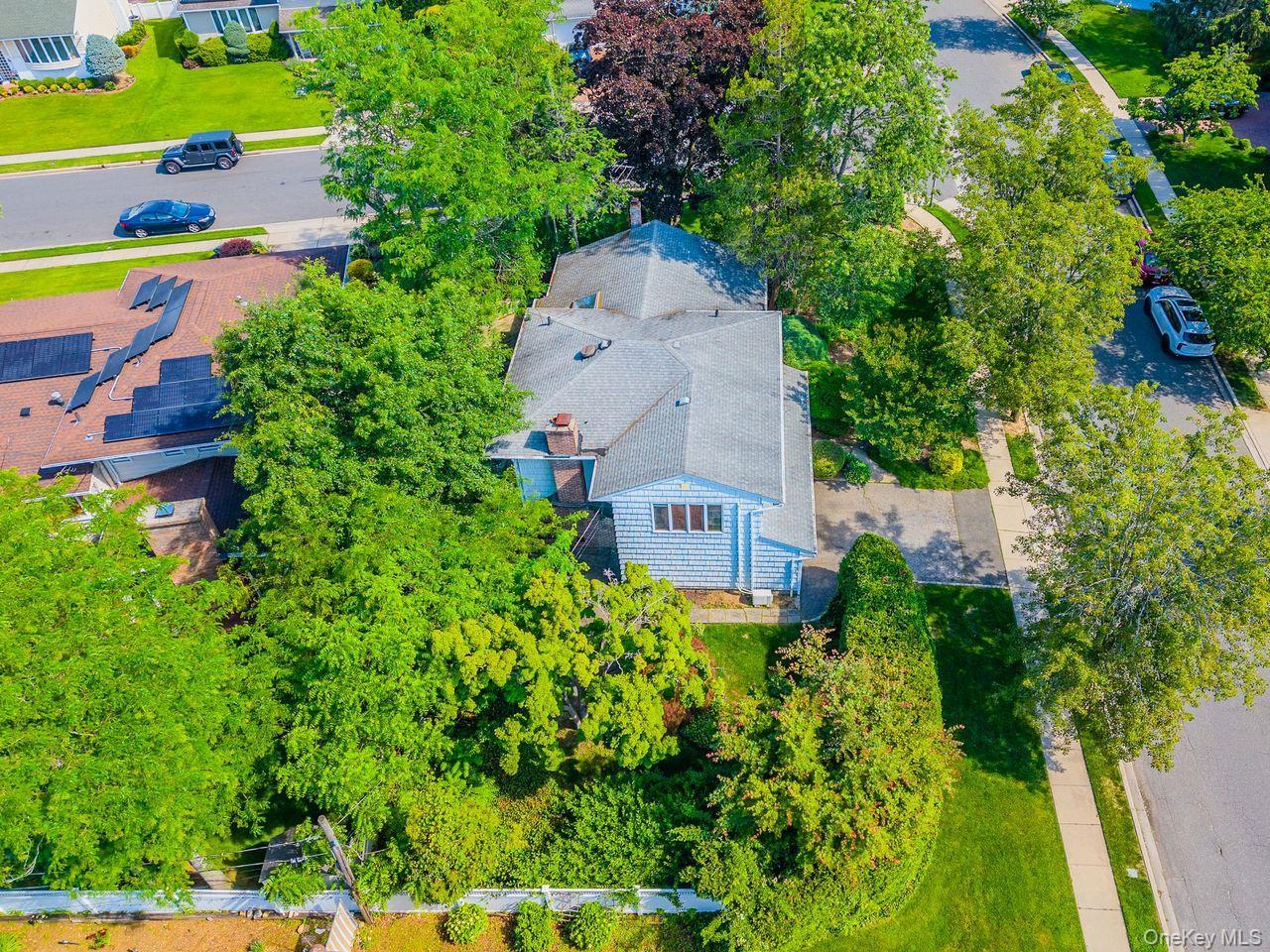 Single Family Serpentine Lane Nassau County, NY 11507, MLS-991281-20