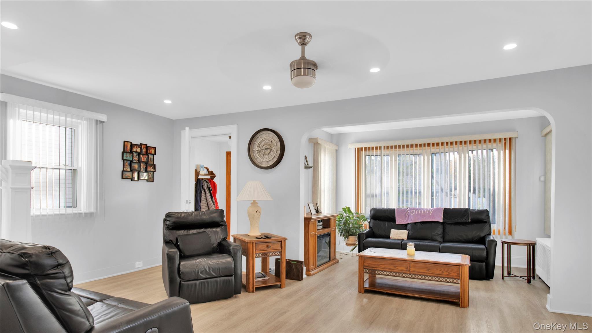 Single Family Liggett  Nassau County, NY 11581, MLS-991283-6