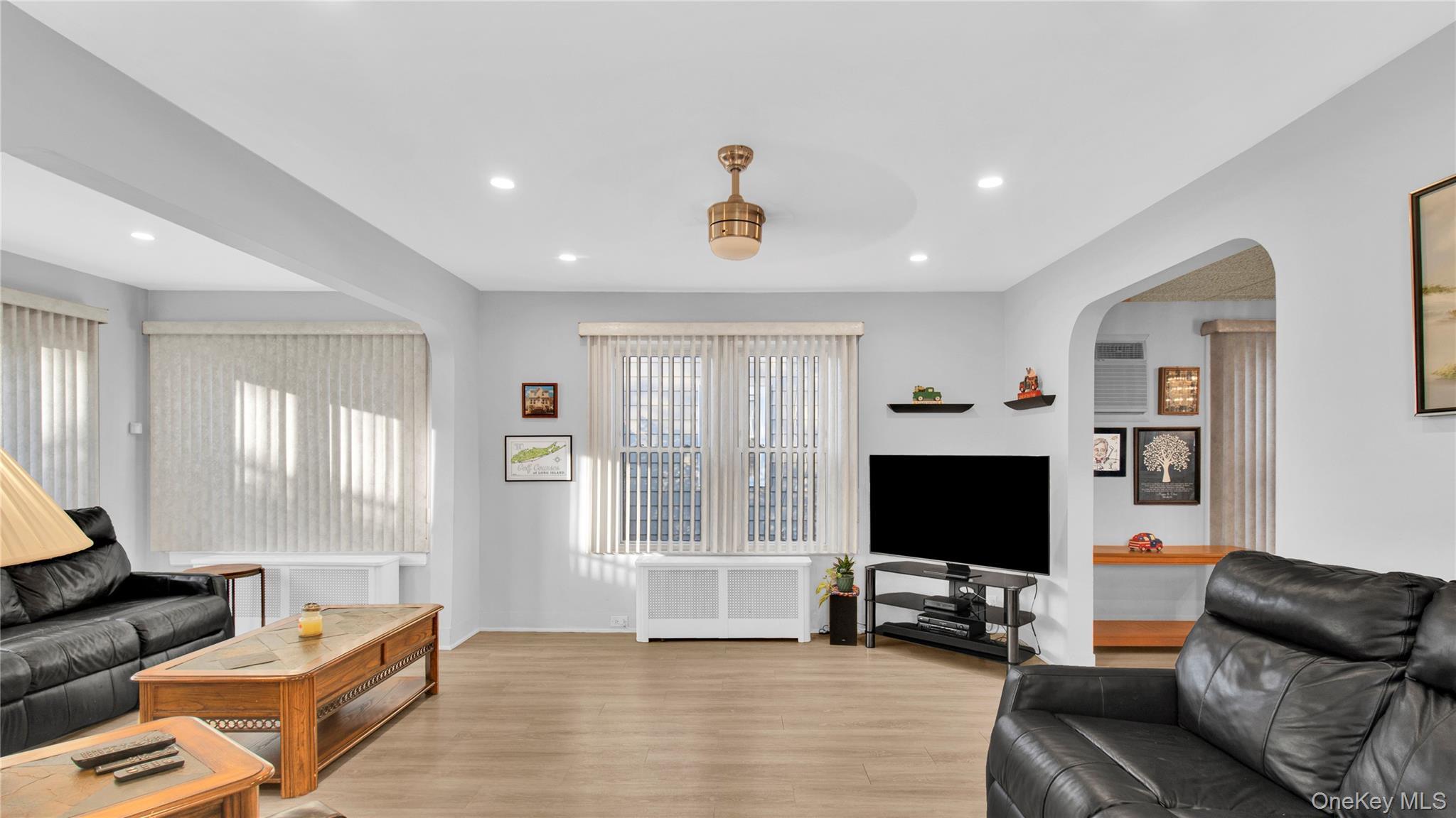 Single Family Liggett  Nassau County, NY 11581, MLS-991283-8
