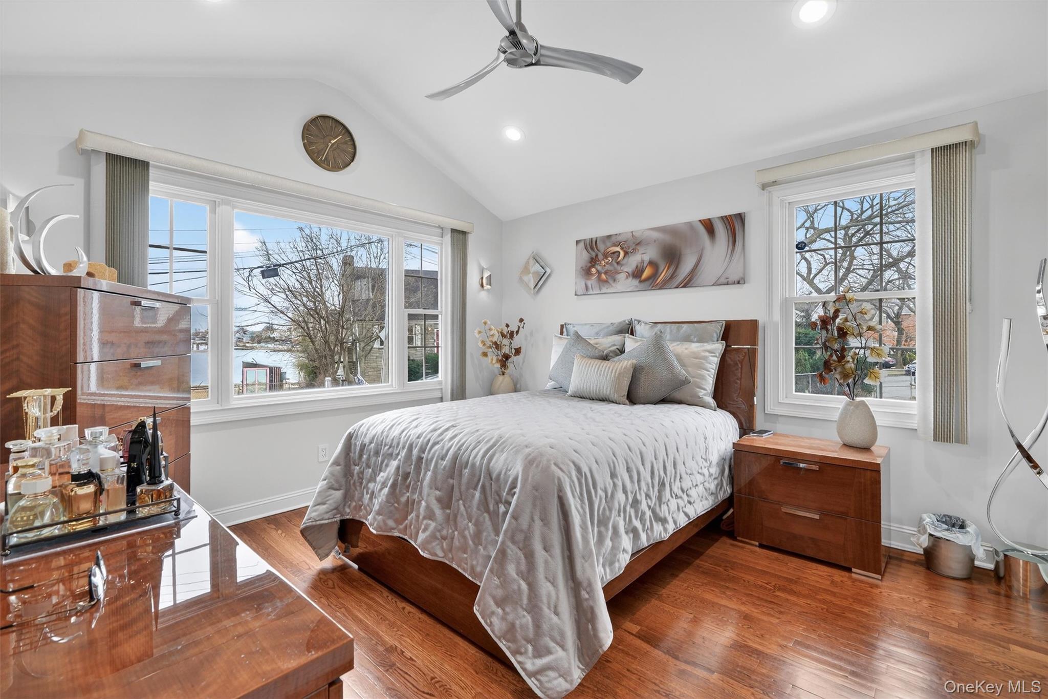 Single Family Agar  Bronx, NY 10465, MLS-991287-29