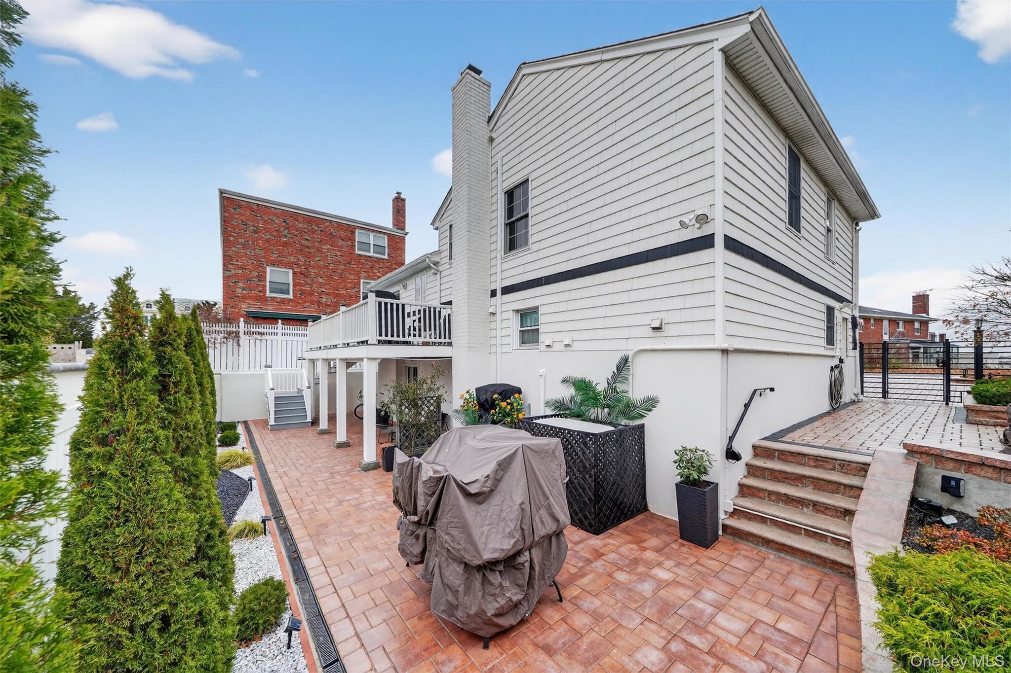 Single Family Agar  Bronx, NY 10465, MLS-991287-45