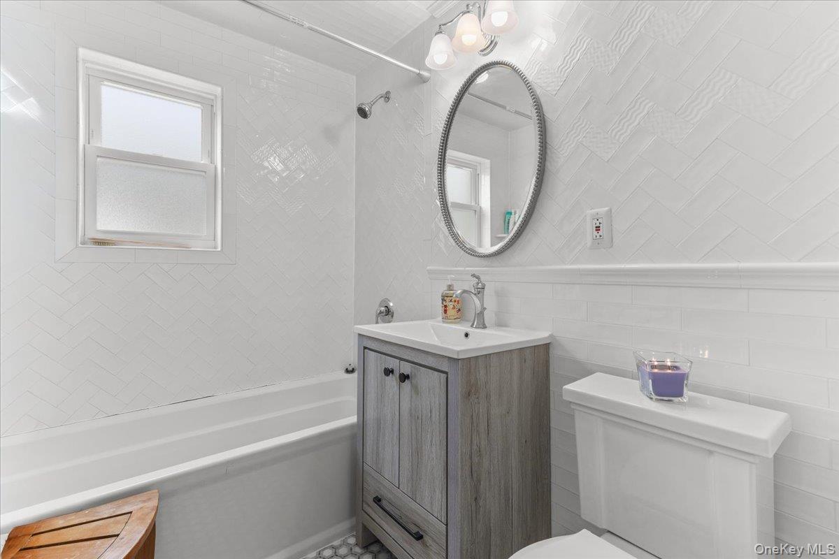 Single Family Narragansett Bronx, NY 10461, MLS-991323-13