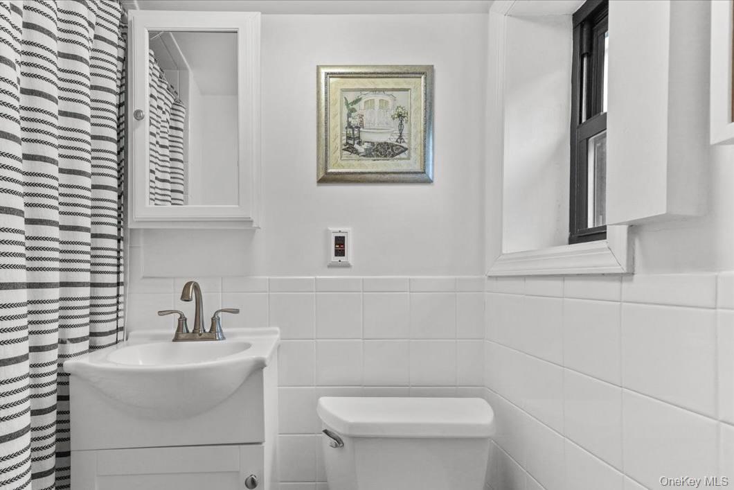 Single Family Narragansett Bronx, NY 10461, MLS-991323-17