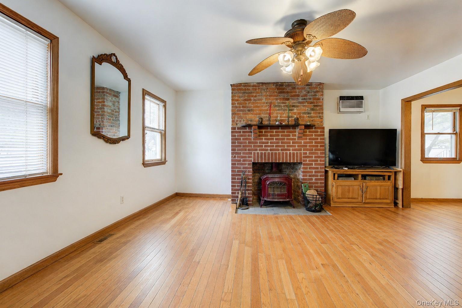Single Family 12th  Queens, NY 11357, MLS-991347-4