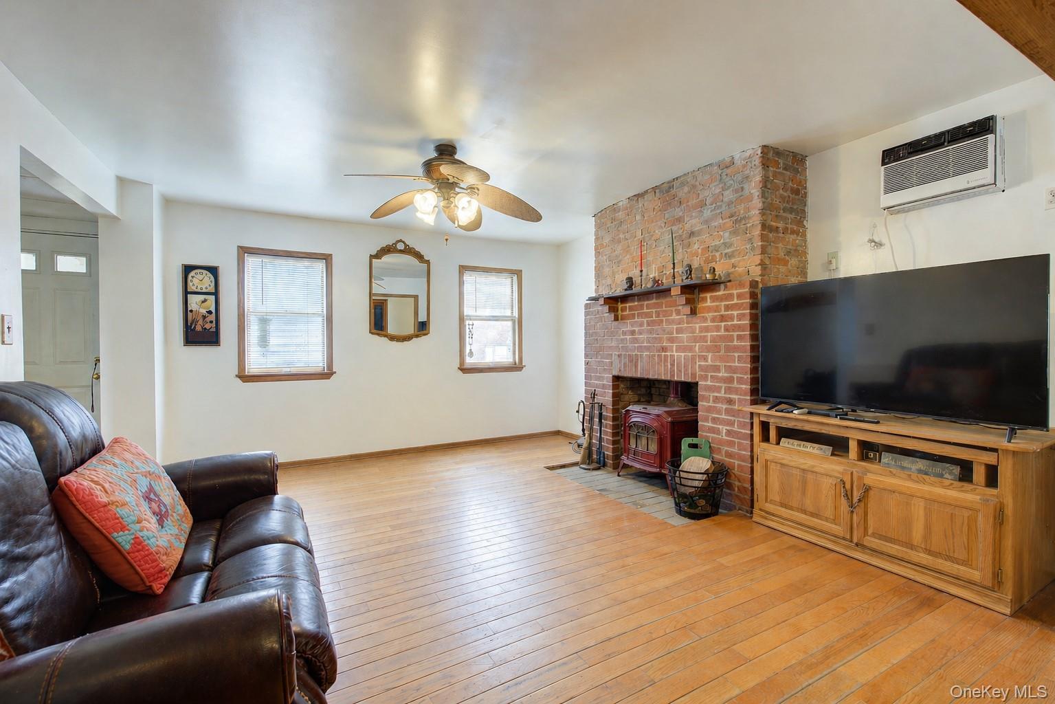 Single Family 12th  Queens, NY 11357, MLS-991347-6