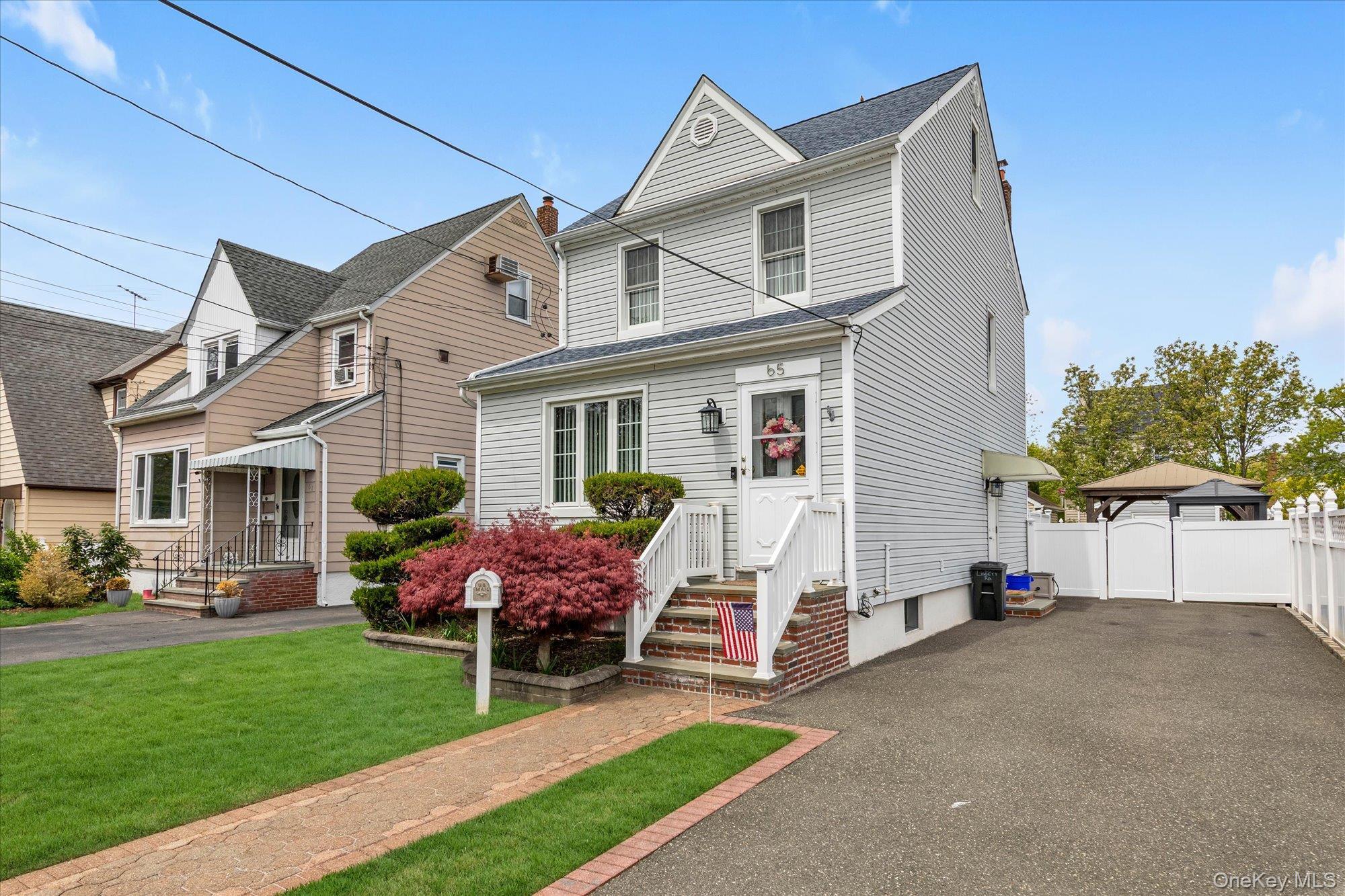 Single Family Liggett  Nassau County, NY 11581, MLS-991363-2