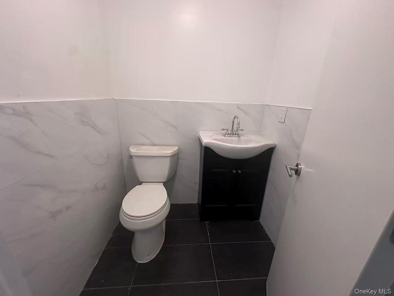 Single Family 65th Avenue  Queens, NY 11367, MLS-991371-20