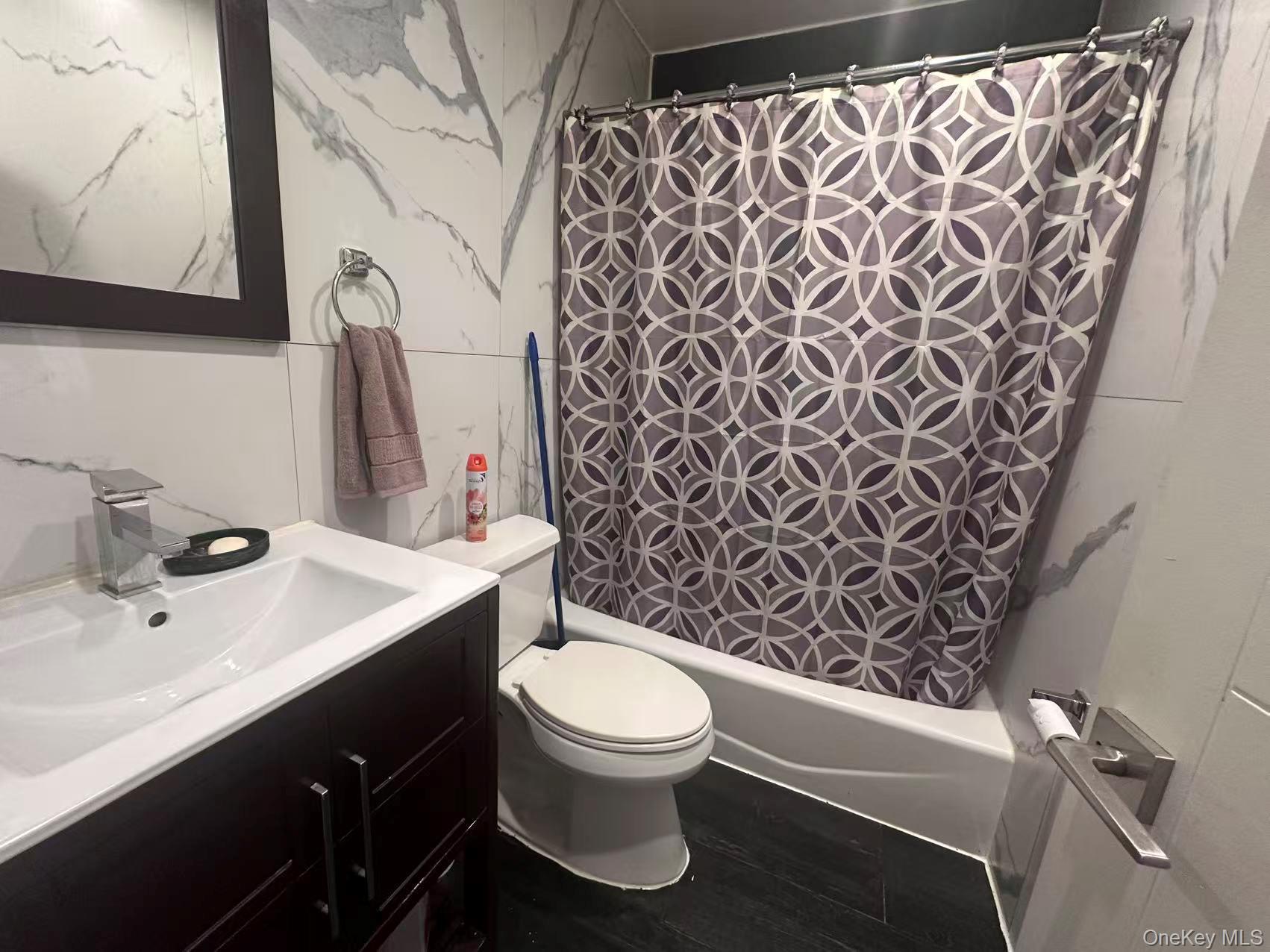 Single Family 65th Avenue  Queens, NY 11367, MLS-991371-21