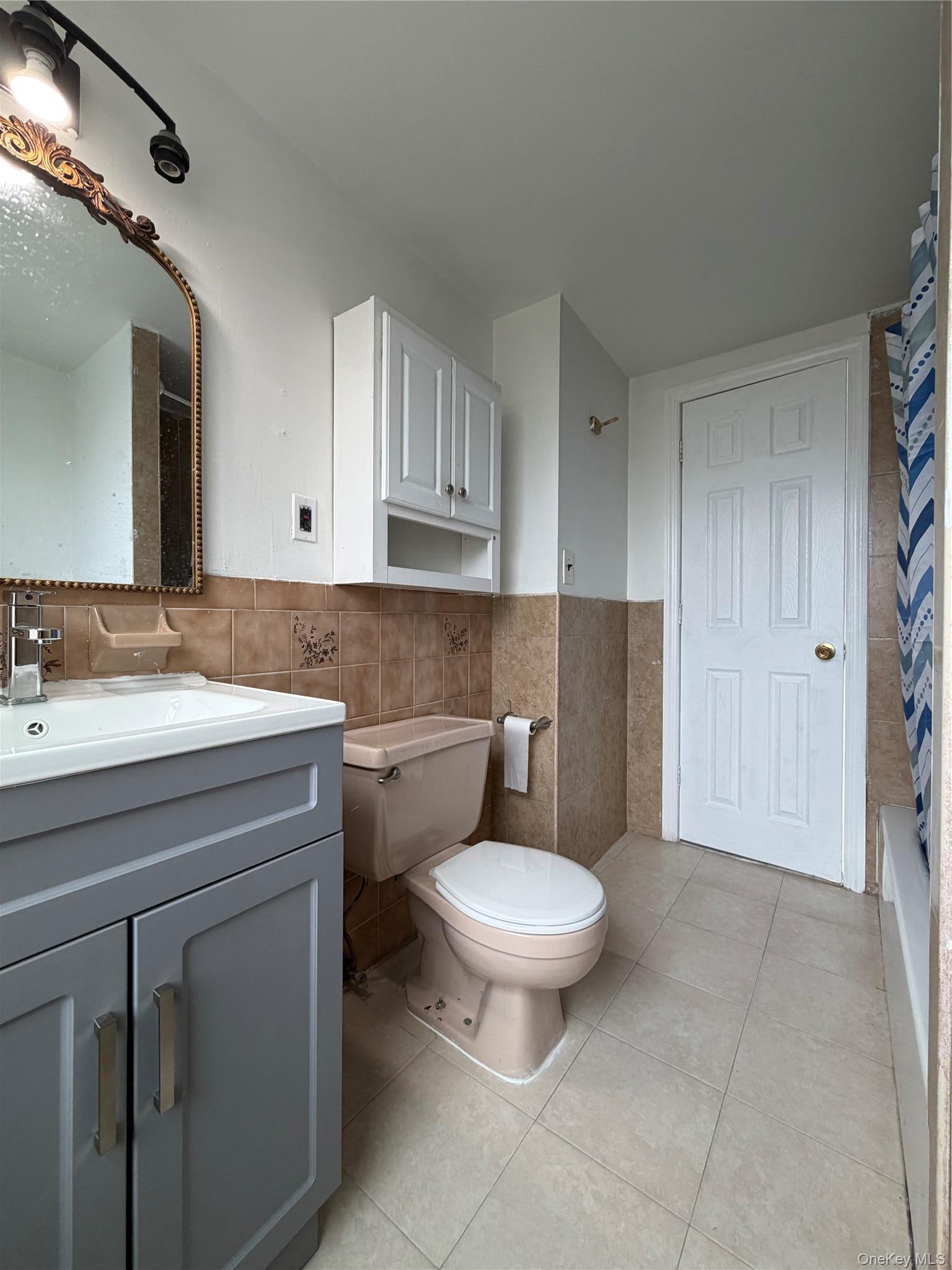 Single Family 57th Queens, NY 11378, MLS-991384-16