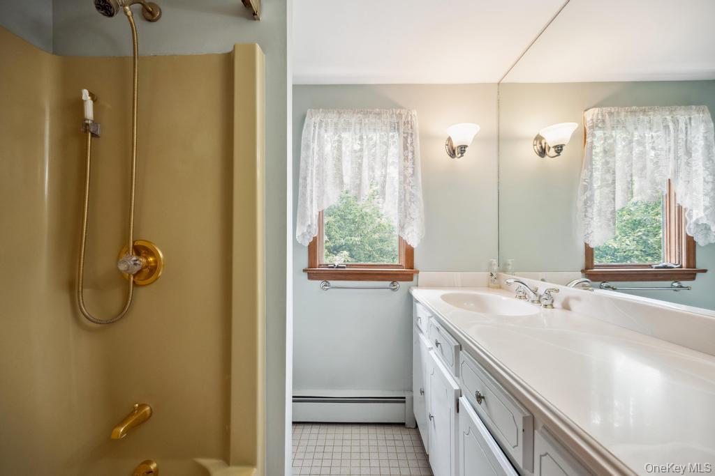 Single Family Lakeland  Suffolk County, NY 11772, MLS-991396-29