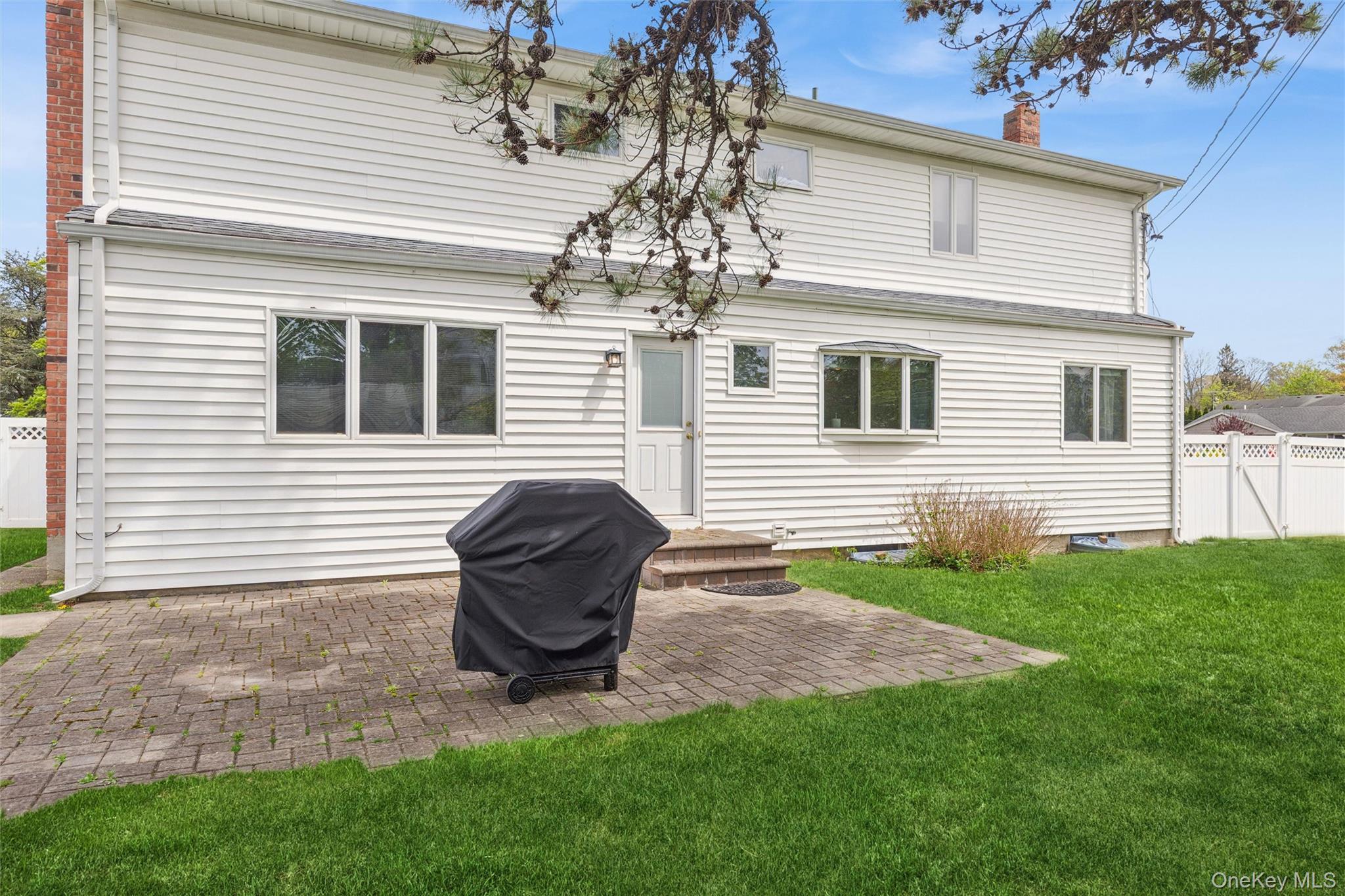 Single Family Garvey  Suffolk County, NY 11788, MLS-991419-29