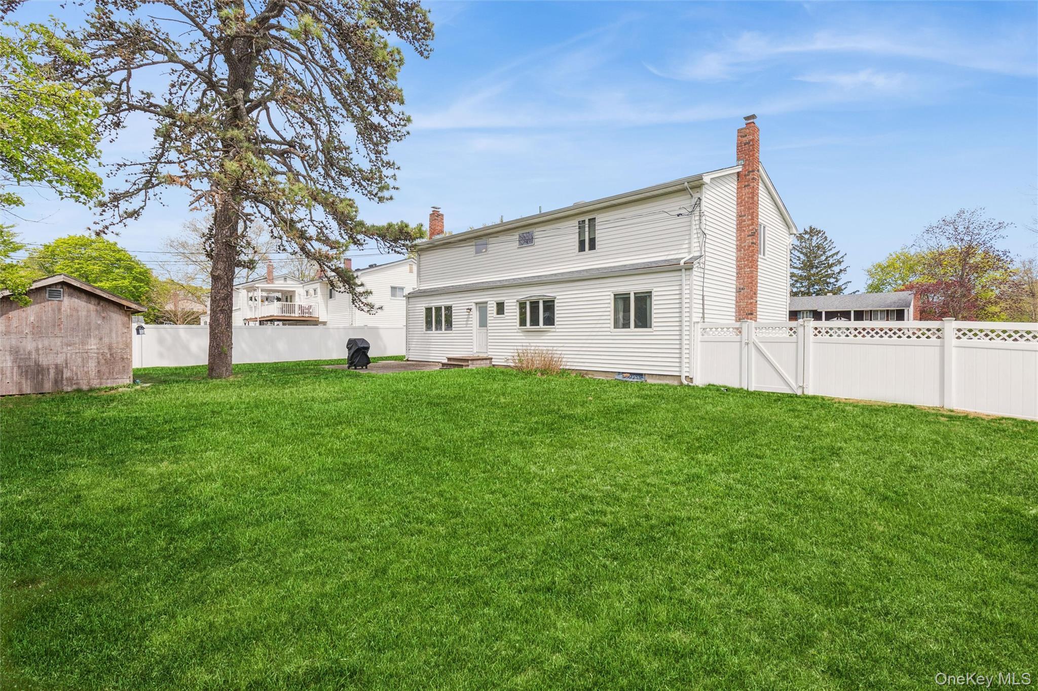 Single Family Garvey  Suffolk County, NY 11788, MLS-991419-31