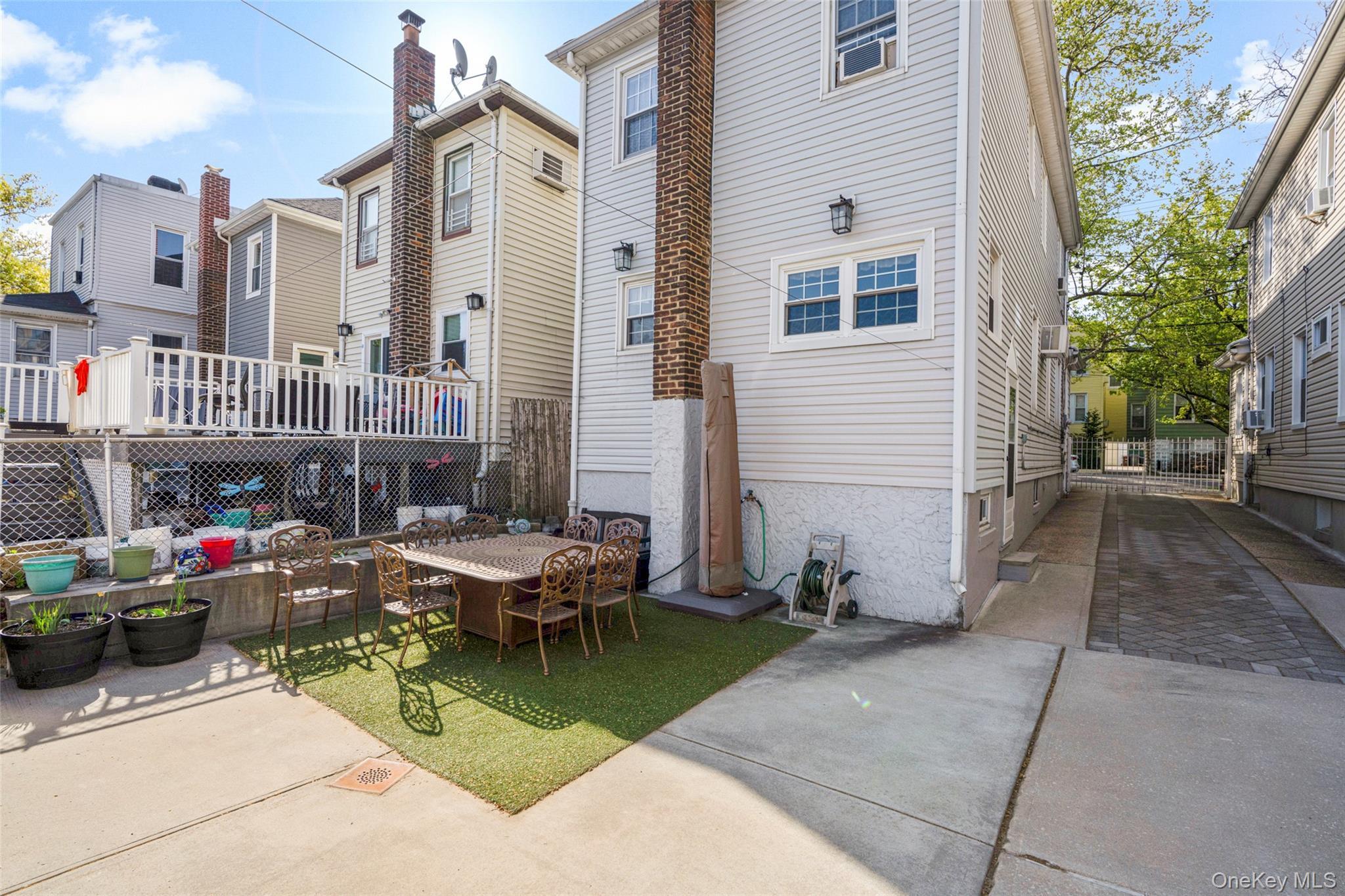 Single Family Wellman  Bronx, NY 10461, MLS-991490-21
