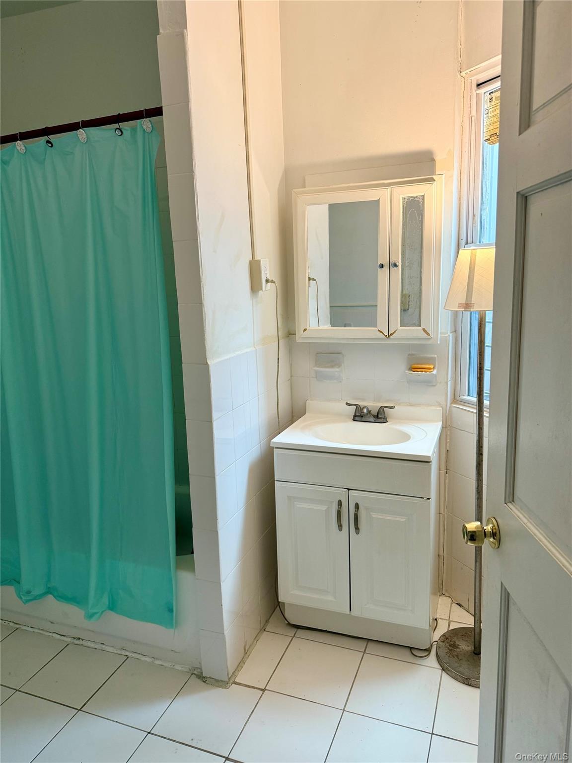 Single Family Melville  Bronx, NY 10460, MLS-991502-11