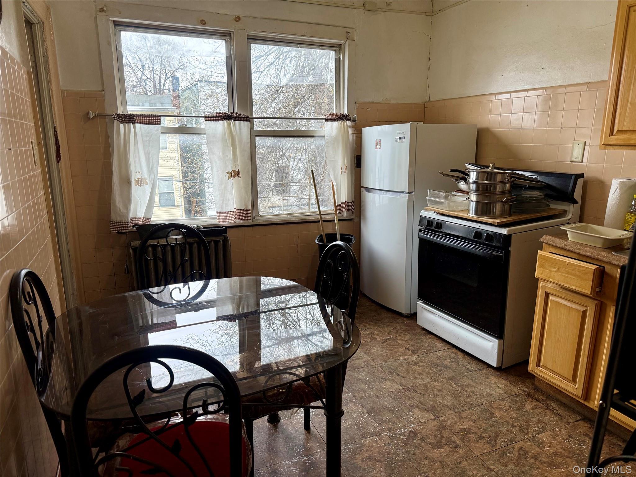 Single Family Melville  Bronx, NY 10460, MLS-991502-3