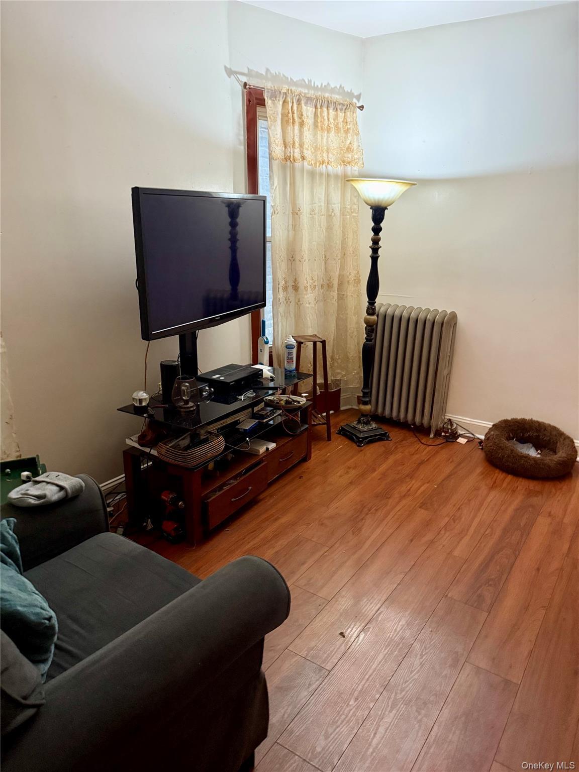 Single Family Melville  Bronx, NY 10460, MLS-991502-6