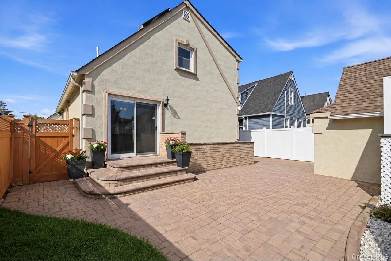 Single Family Edward  Nassau County, NY 11510, MLS-991505-17