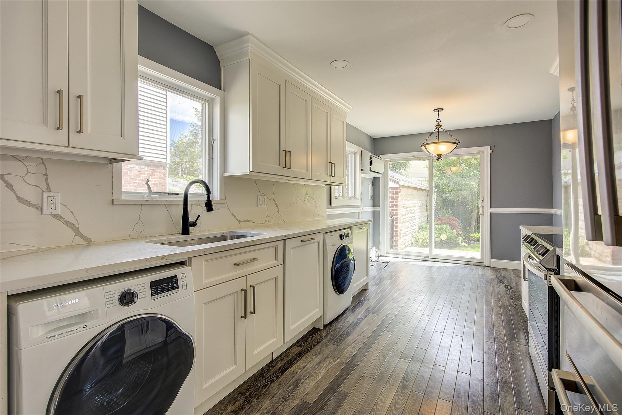 Single Family 171st Street Queens, NY 11366, MLS-991579-12