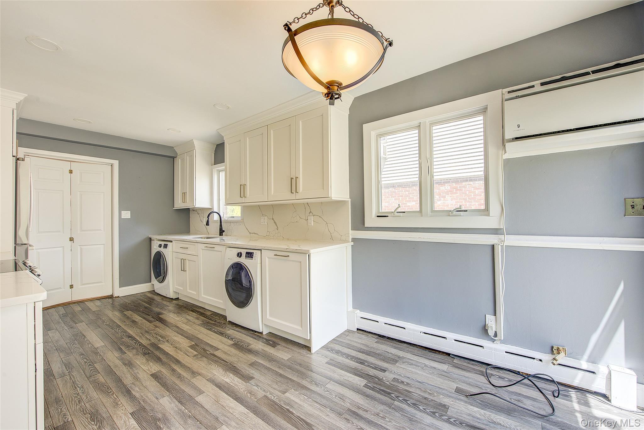 Single Family 171st Street Queens, NY 11366, MLS-991579-16