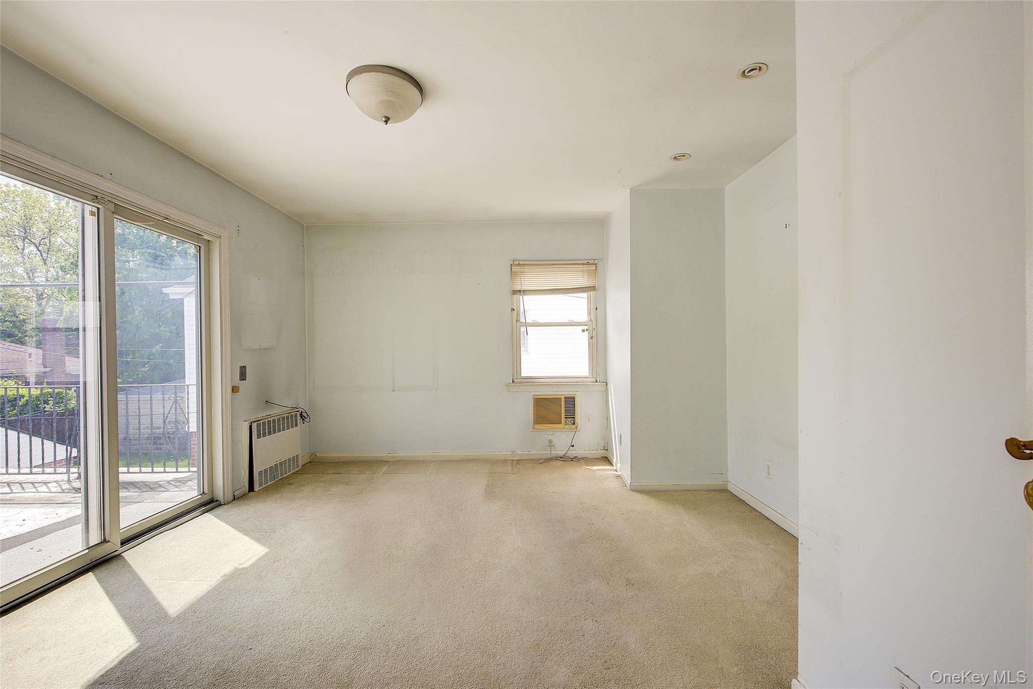Single Family 171st Street Queens, NY 11366, MLS-991579-23