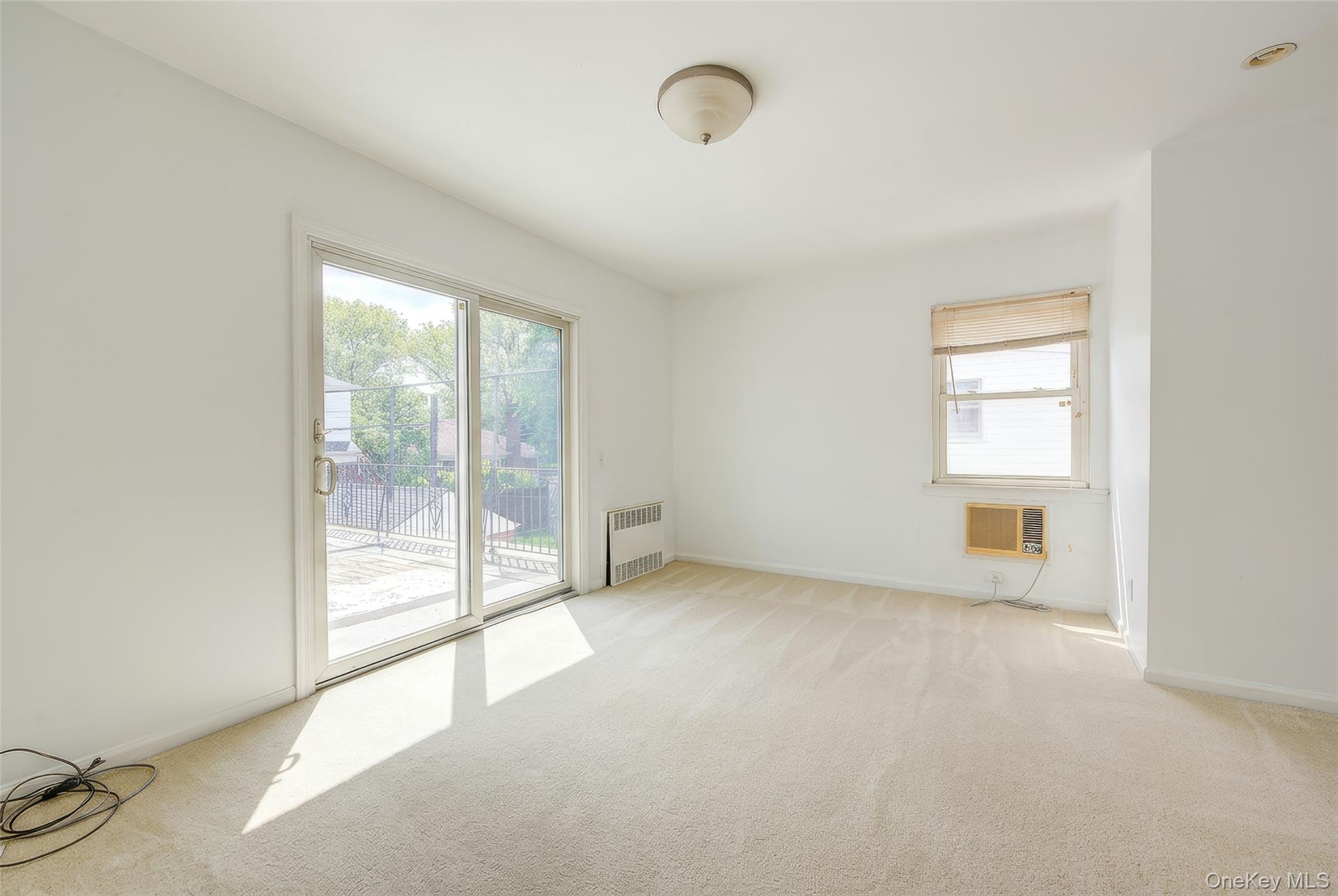 Single Family 171st Street Queens, NY 11366, MLS-991579-24