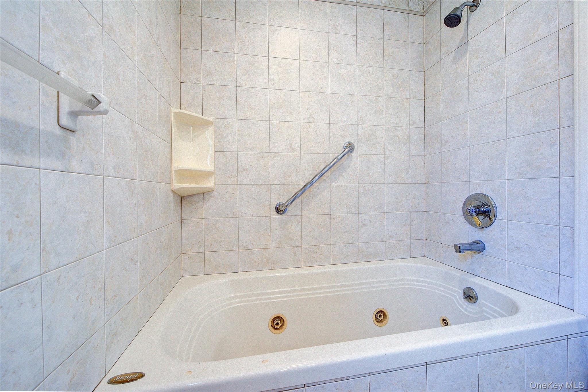 Single Family 171st Street Queens, NY 11366, MLS-991579-36