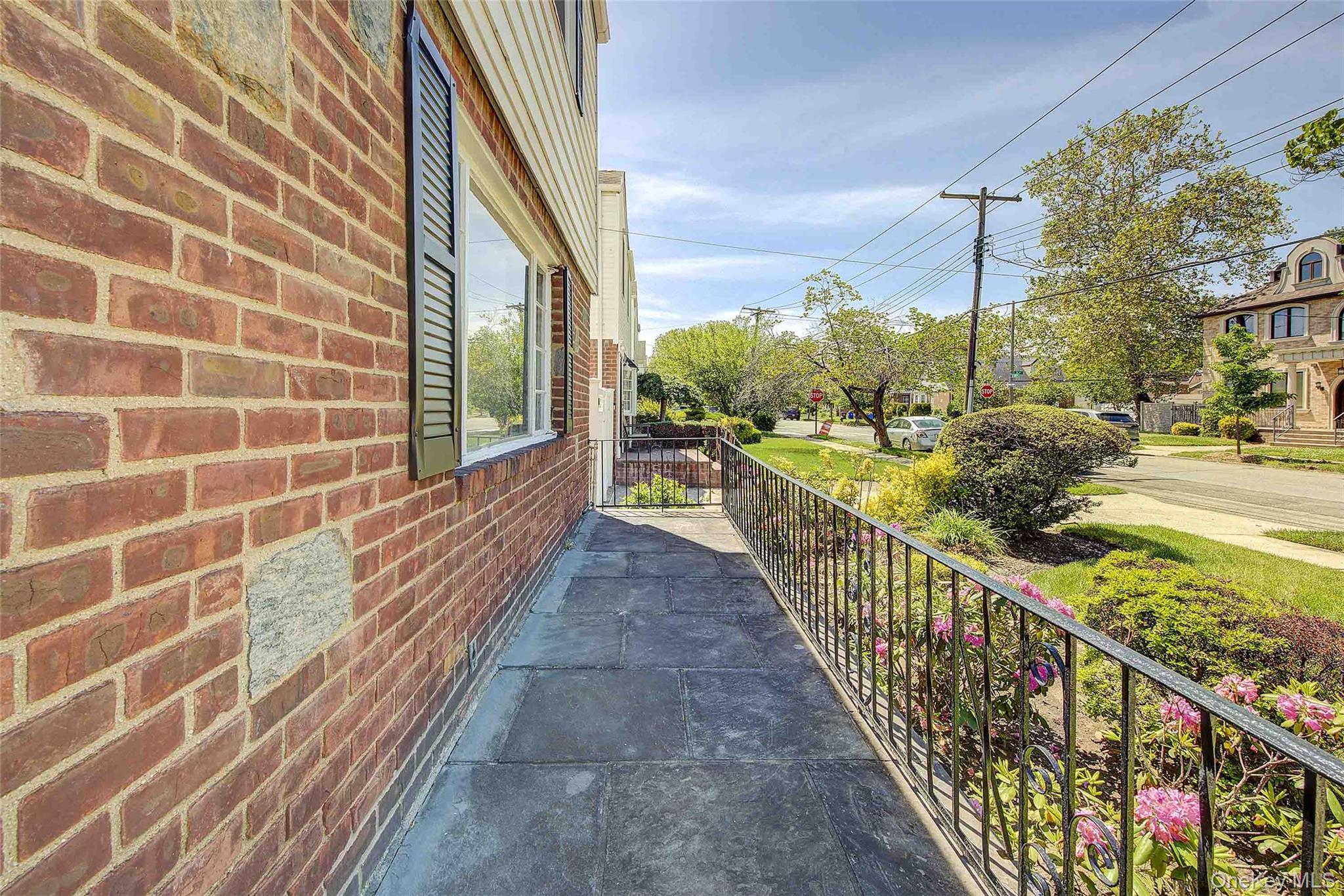 Single Family 171st Street Queens, NY 11366, MLS-991579-43