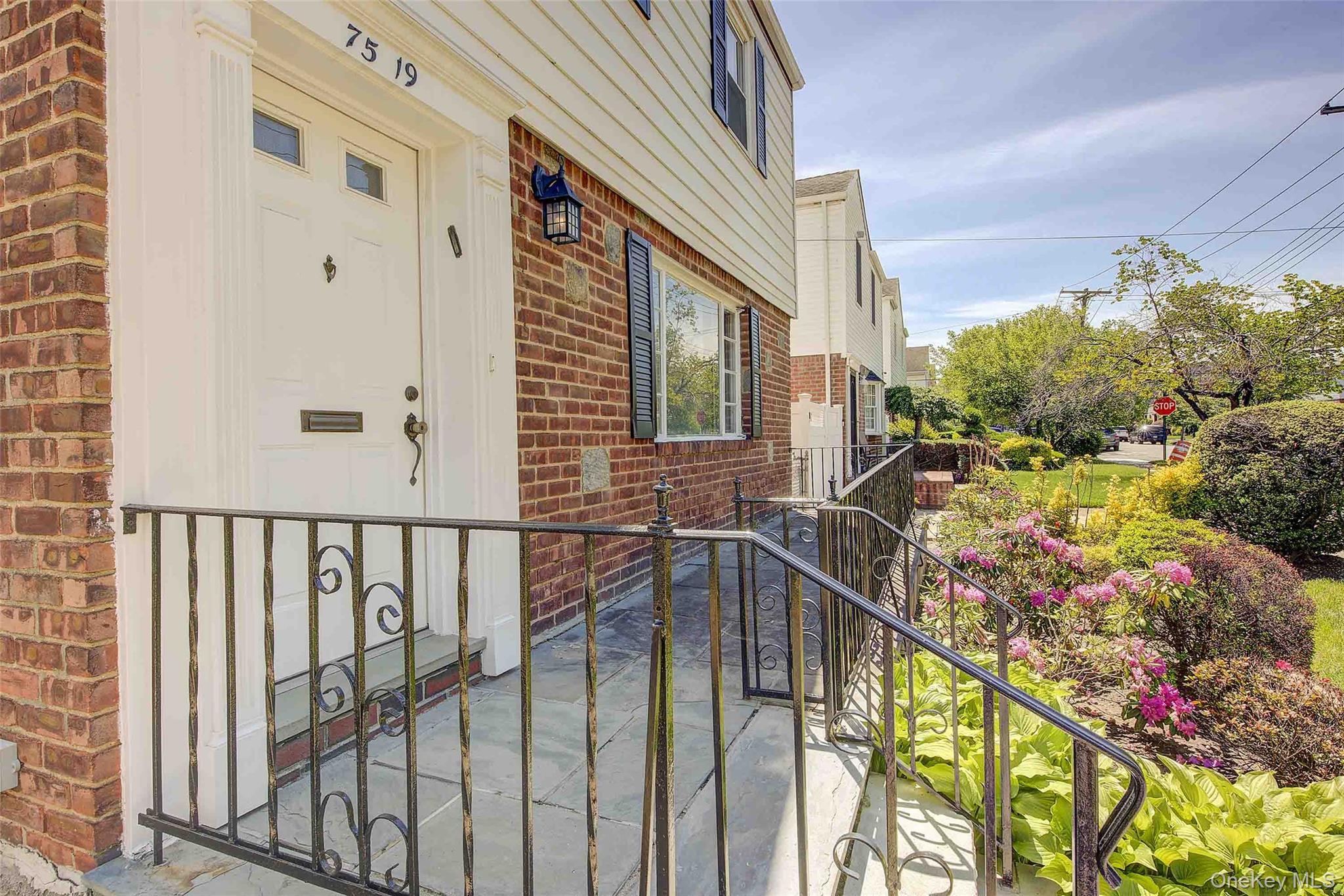 Single Family 171st Street Queens, NY 11366, MLS-991579-45