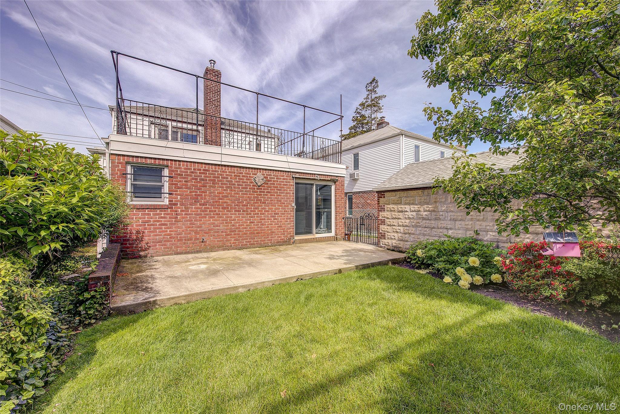 Single Family 171st Street Queens, NY 11366, MLS-991579-6