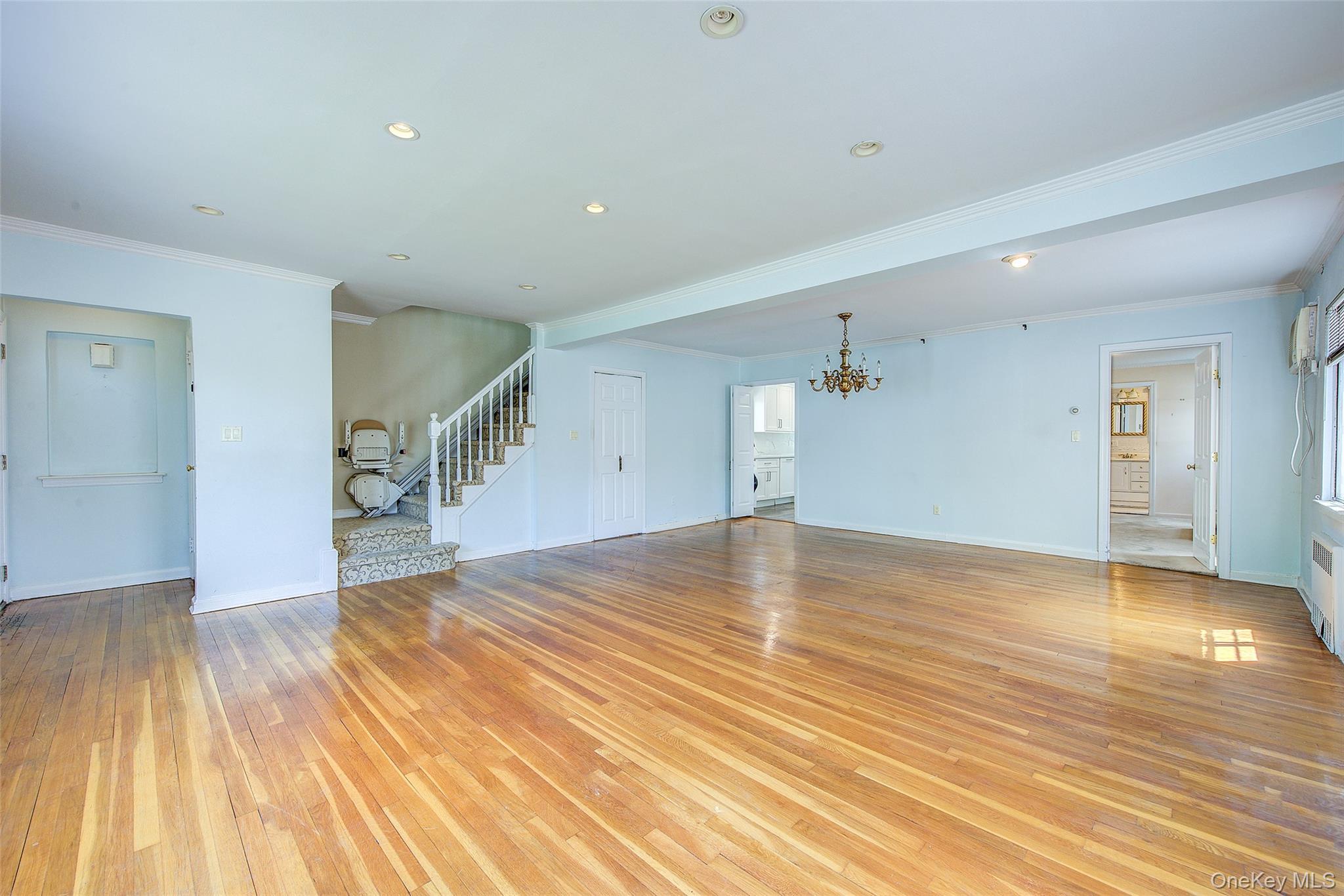 Single Family 171st Street Queens, NY 11366, MLS-991579-7