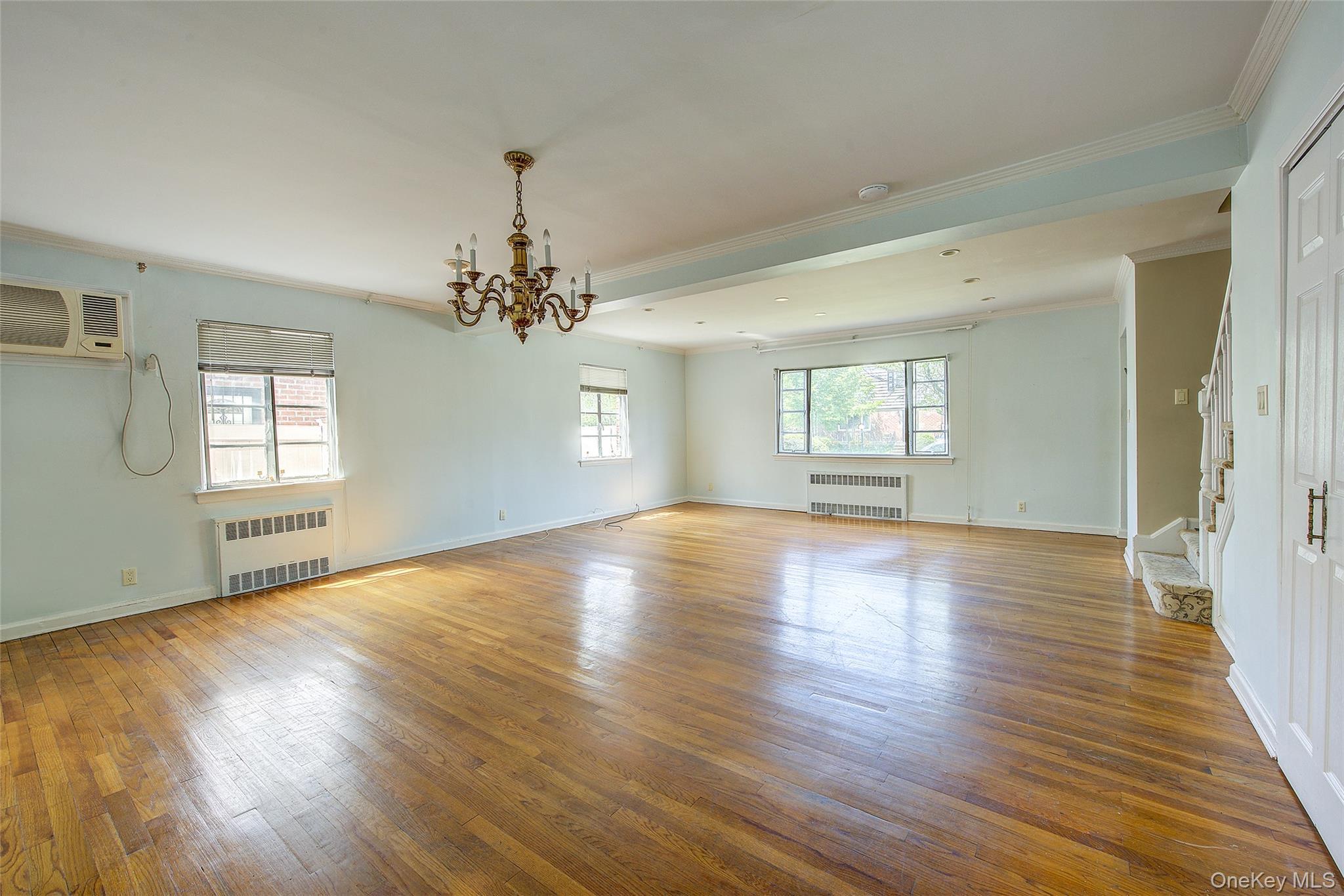 Single Family 171st Street Queens, NY 11366, MLS-991579-9