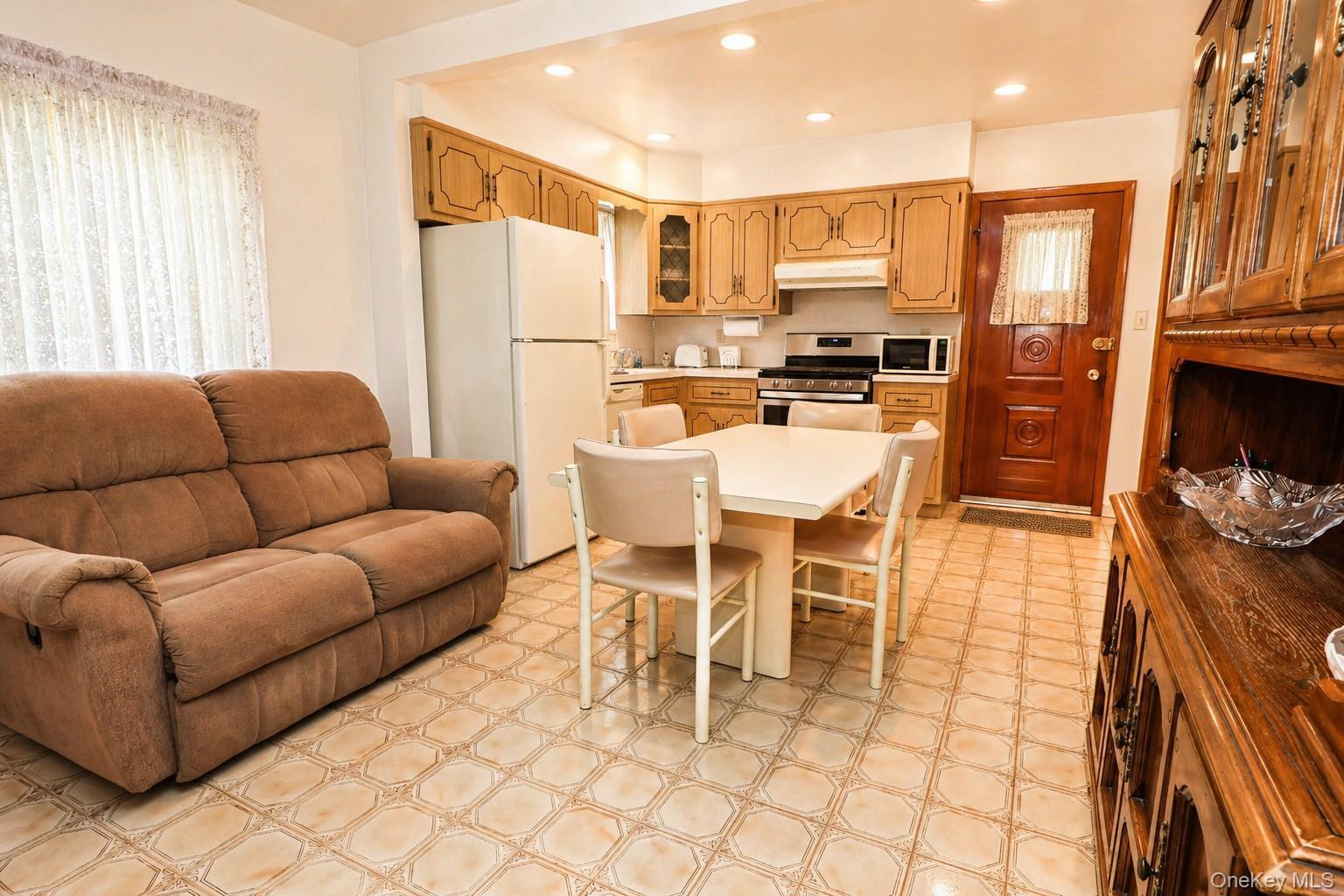 Single Family Scherer  Nassau County, NY 11010, MLS-991685-6
