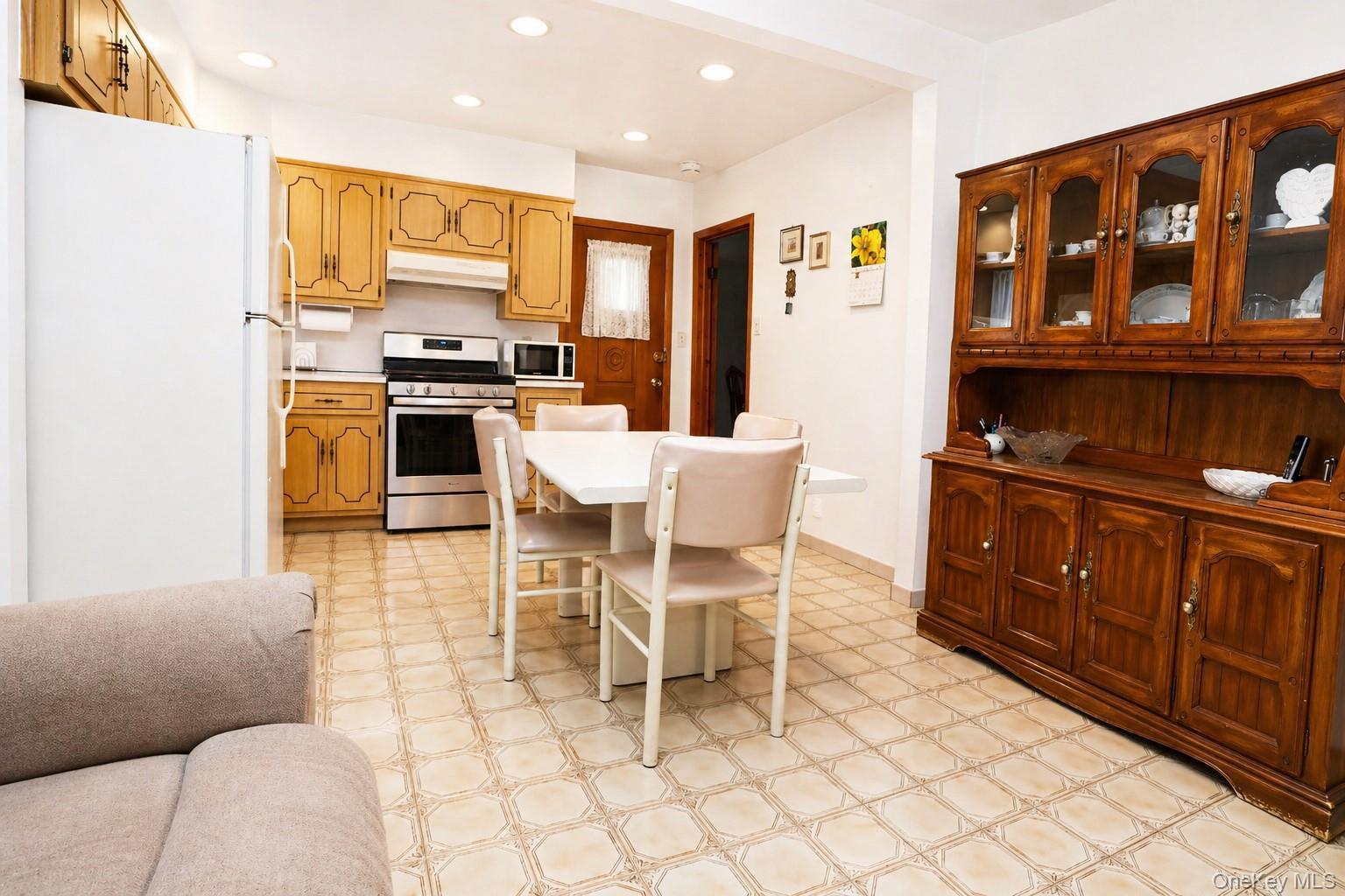 Single Family Scherer  Nassau County, NY 11010, MLS-991685-7
