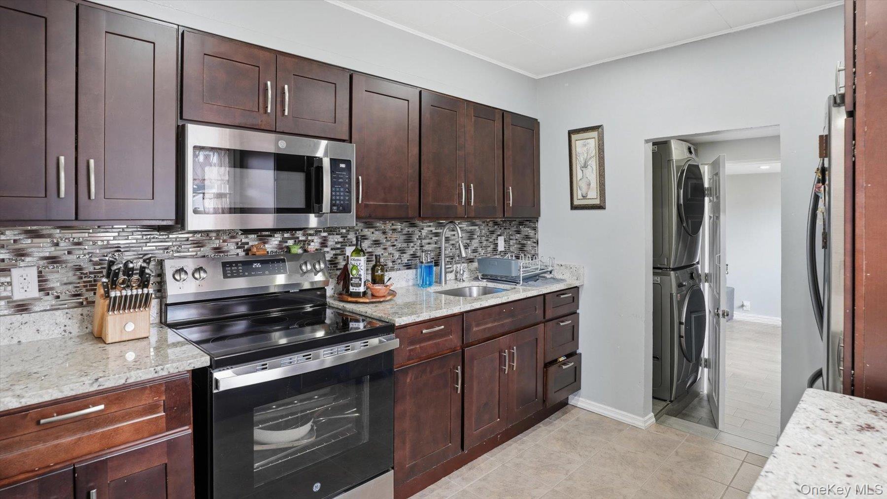 Single Family Peachtree  Nassau County, NY 11756, MLS-991688-13