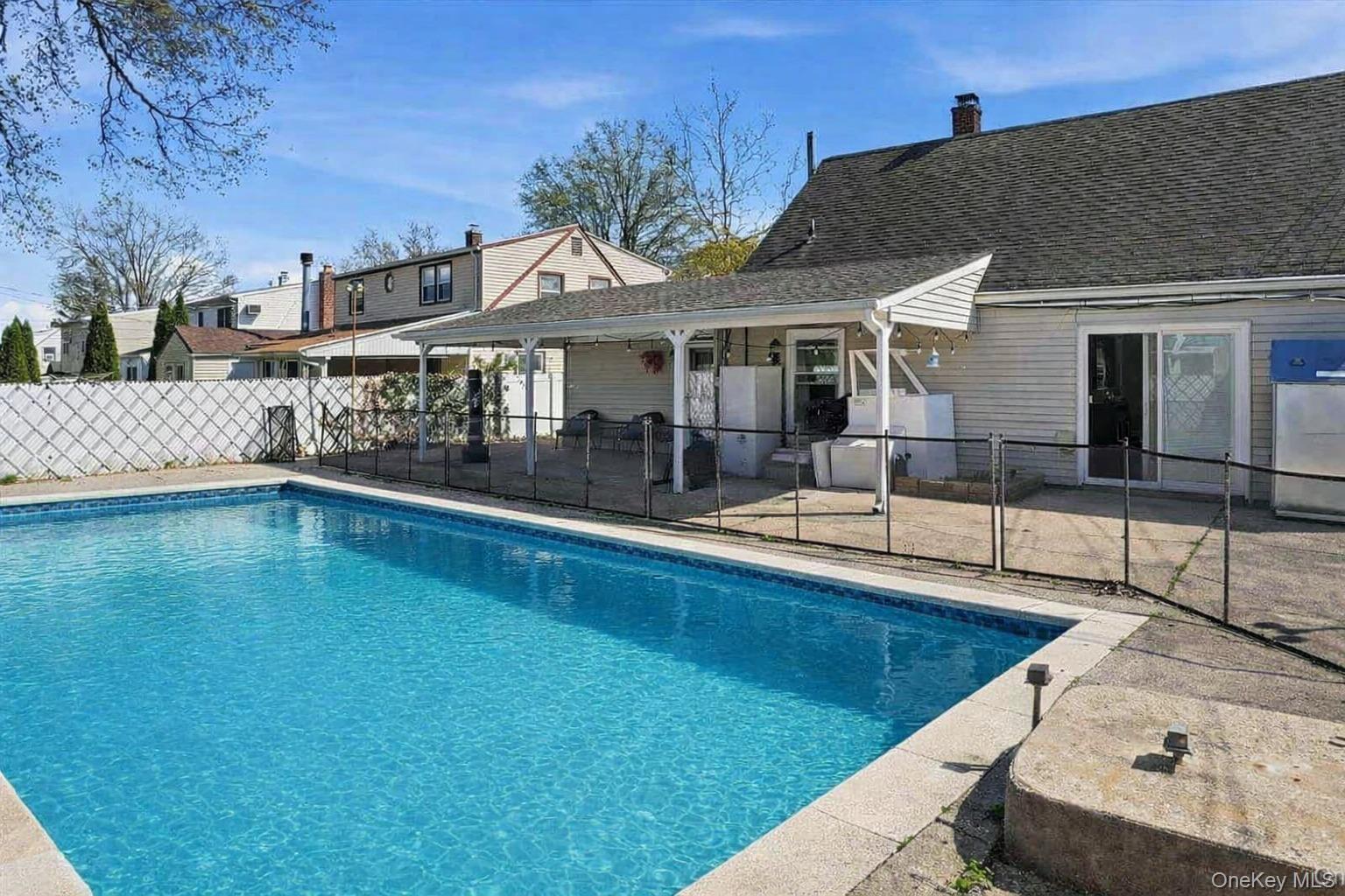 Single Family Peachtree  Nassau County, NY 11756, MLS-991688-33