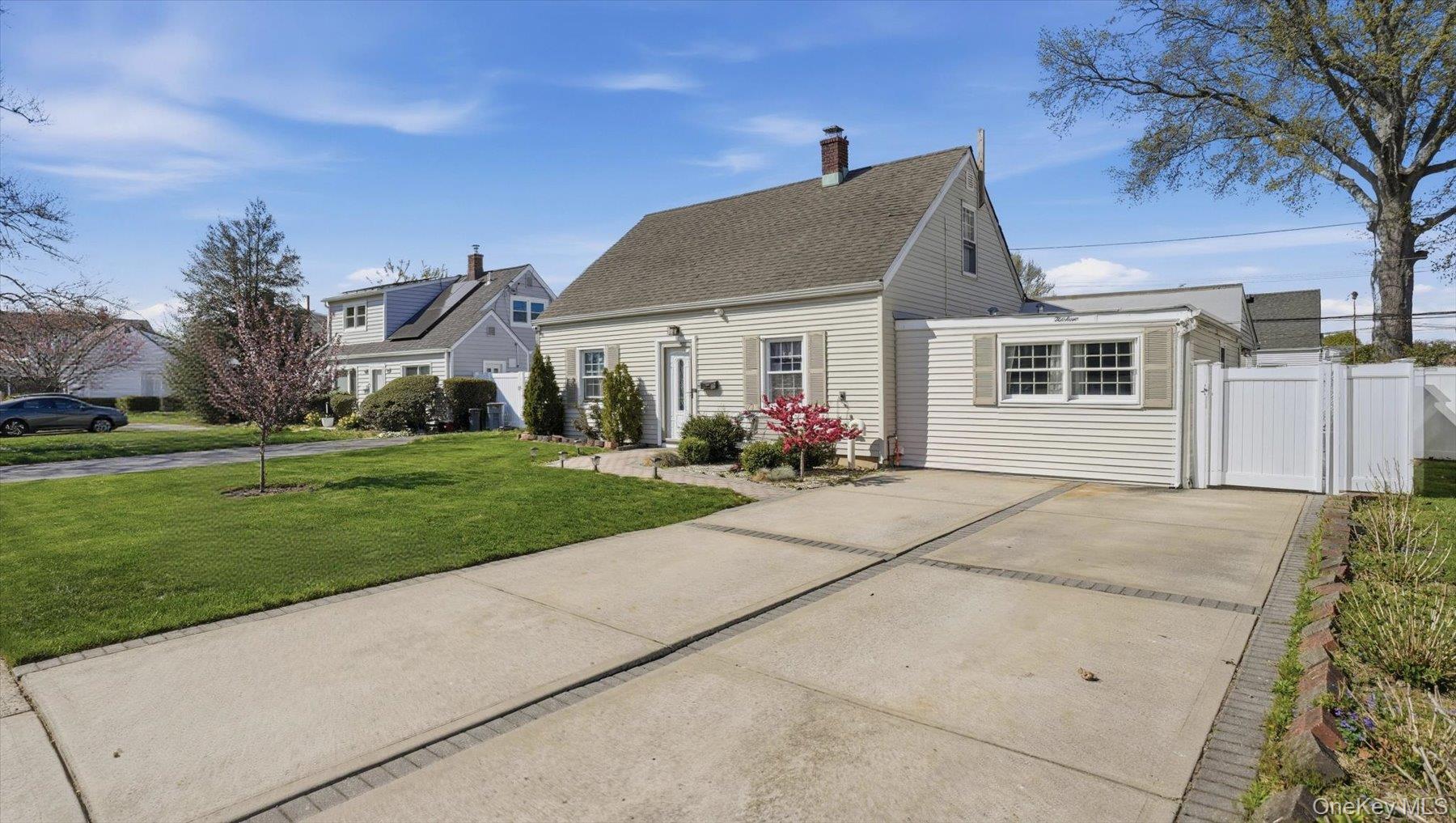 Single Family Peachtree  Nassau County, NY 11756, MLS-991688-7