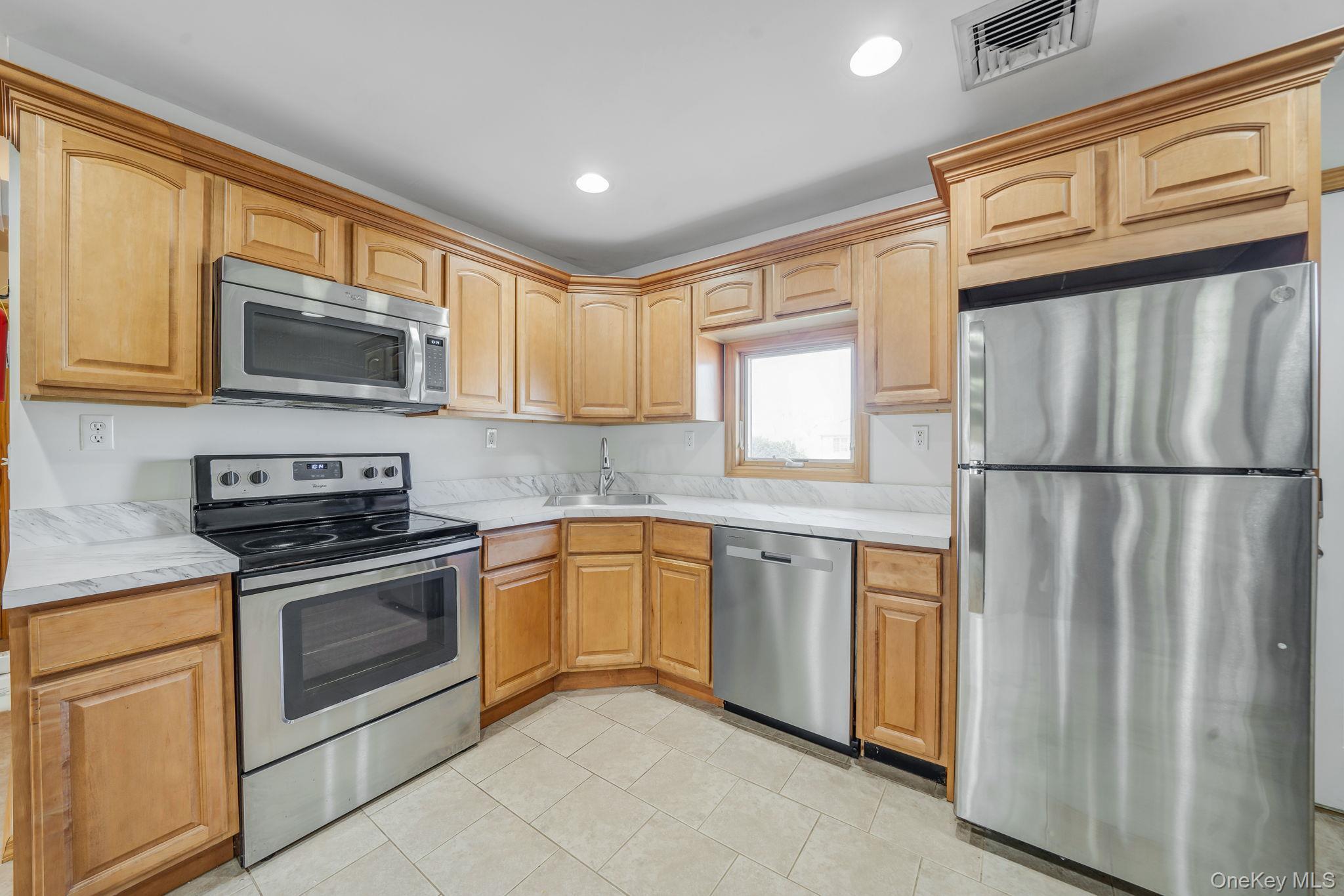 Single Family Cobalt  Nassau County, NY 11590, MLS-991689-4