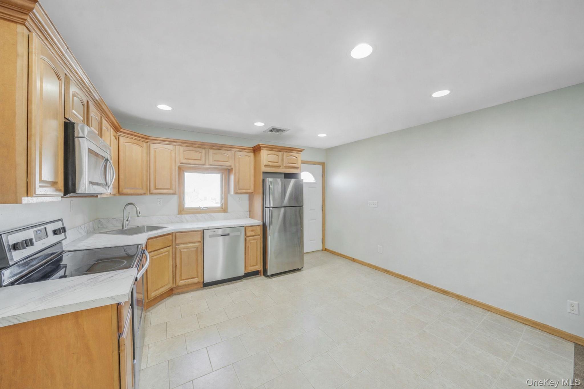 Single Family Cobalt  Nassau County, NY 11590, MLS-991689-6