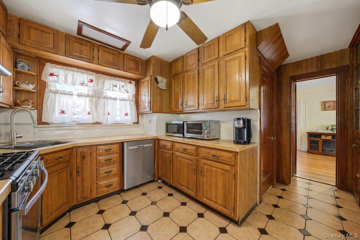 Single Family Byron  Westchester County, NY 10704, MLS-991710-7