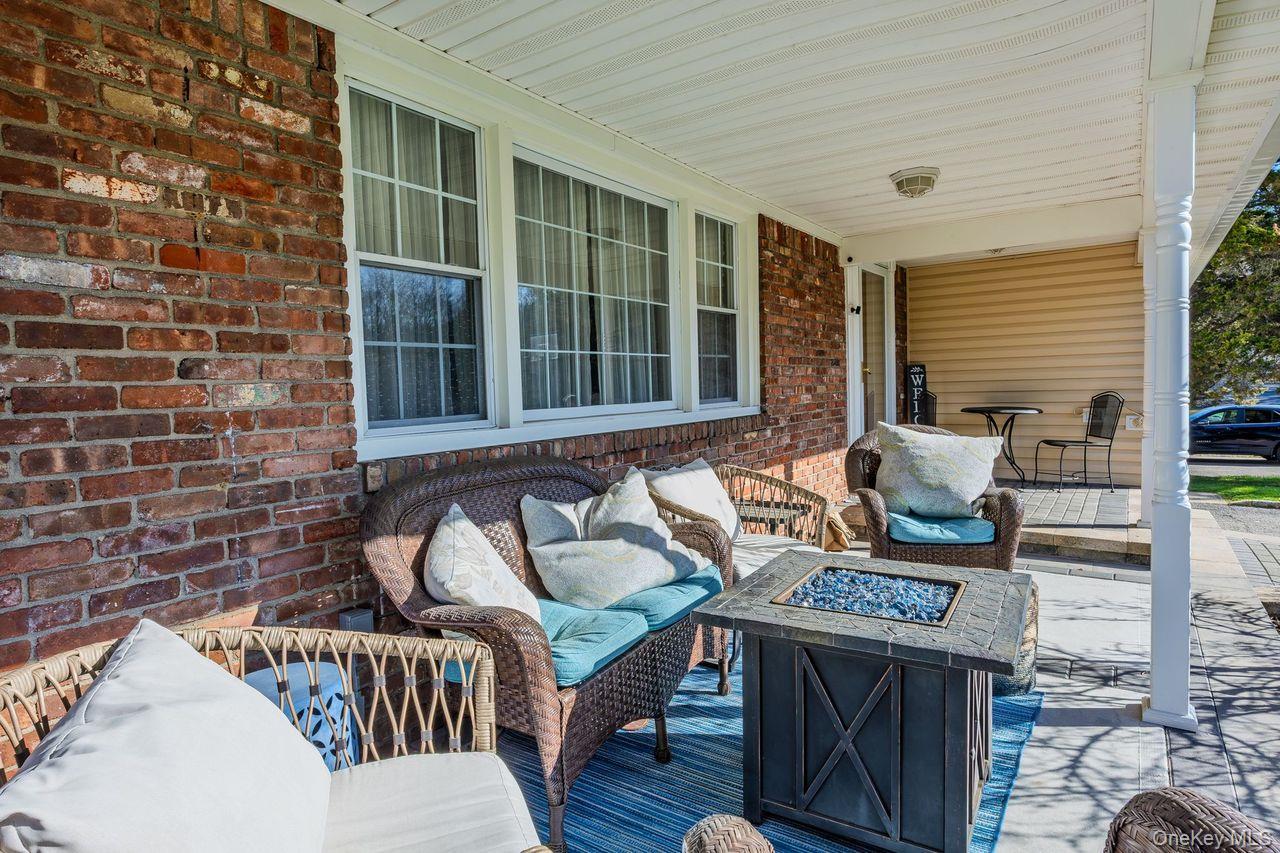 Single Family Autumn  Suffolk County, NY 11788, MLS-991714-2