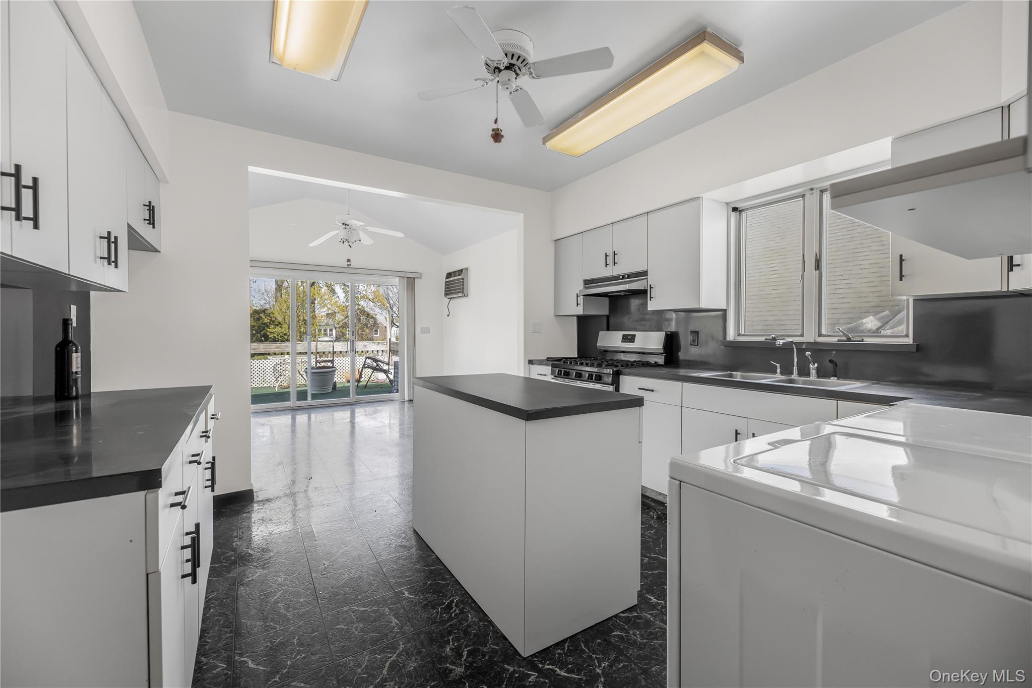 Single Family Palisade  Westchester County, NY 10703, MLS-991774-4