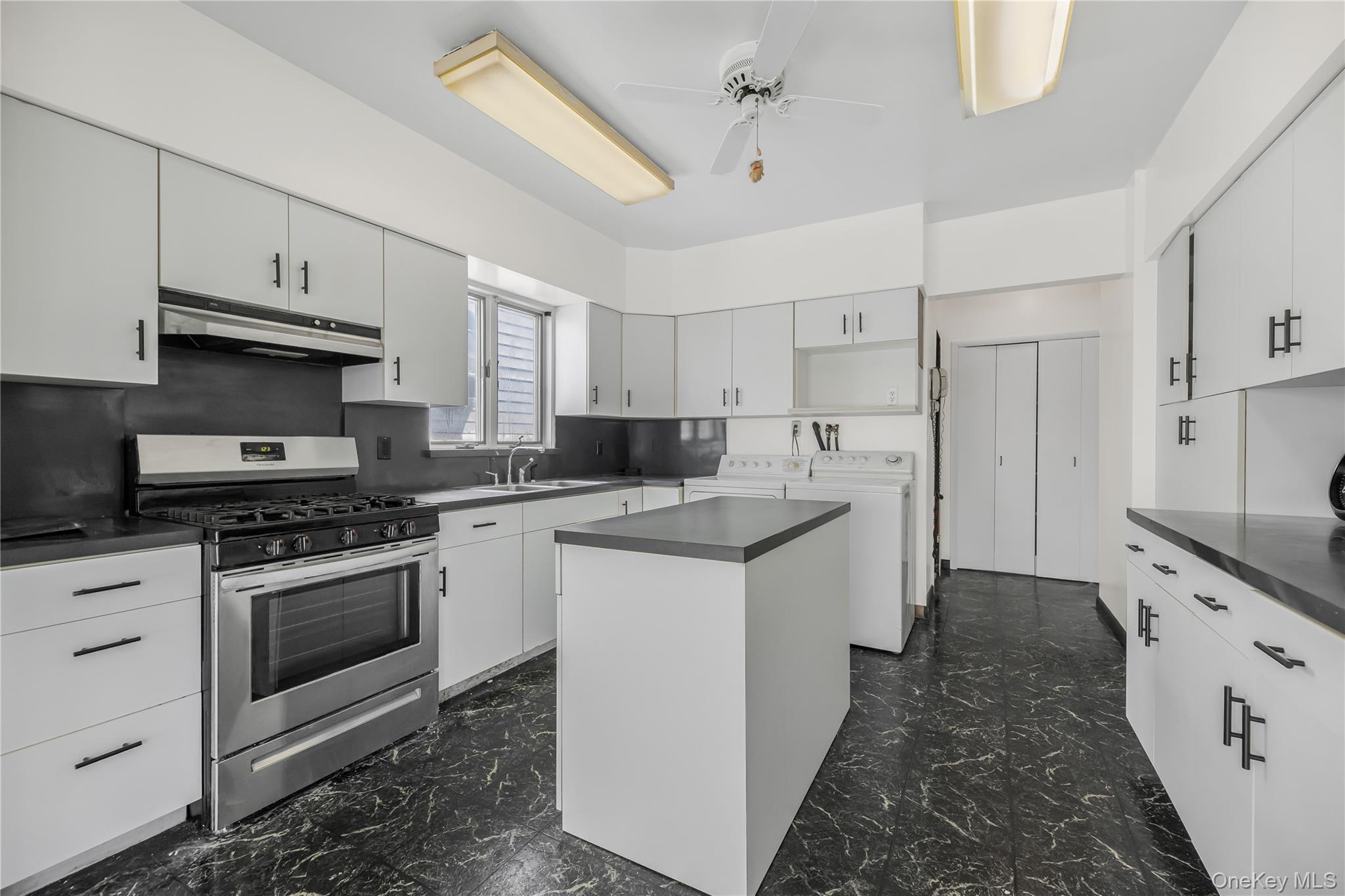 Single Family Palisade  Westchester County, NY 10703, MLS-991774-5
