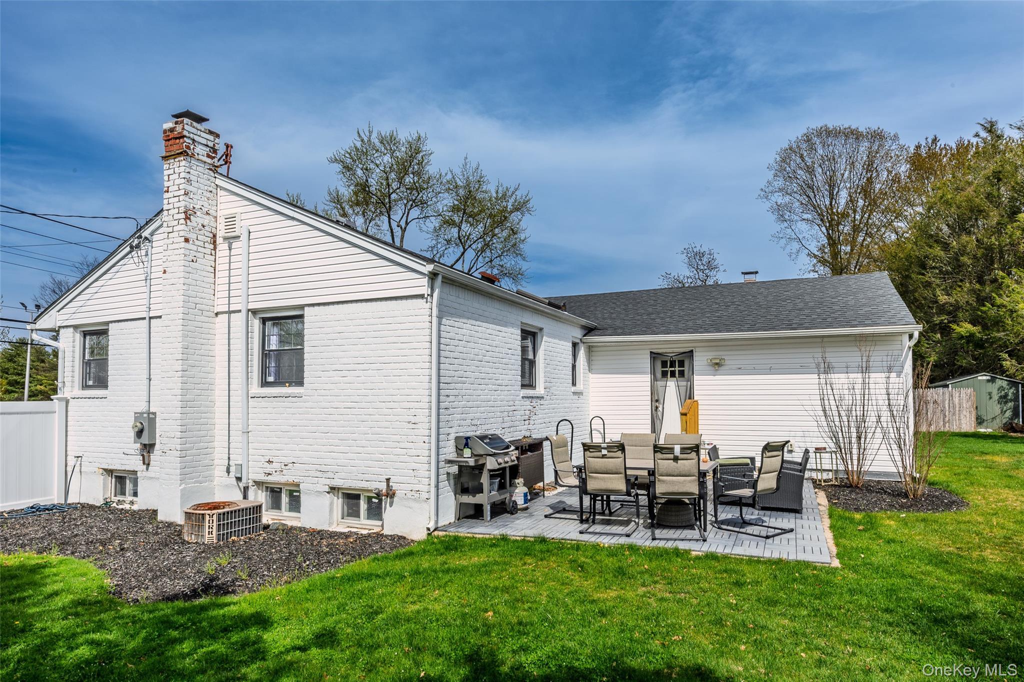Single Family Clay Pitts  Suffolk County, NY 11740, MLS-991785-27