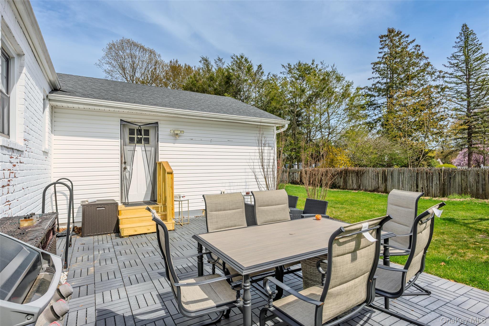 Single Family Clay Pitts  Suffolk County, NY 11740, MLS-991785-29
